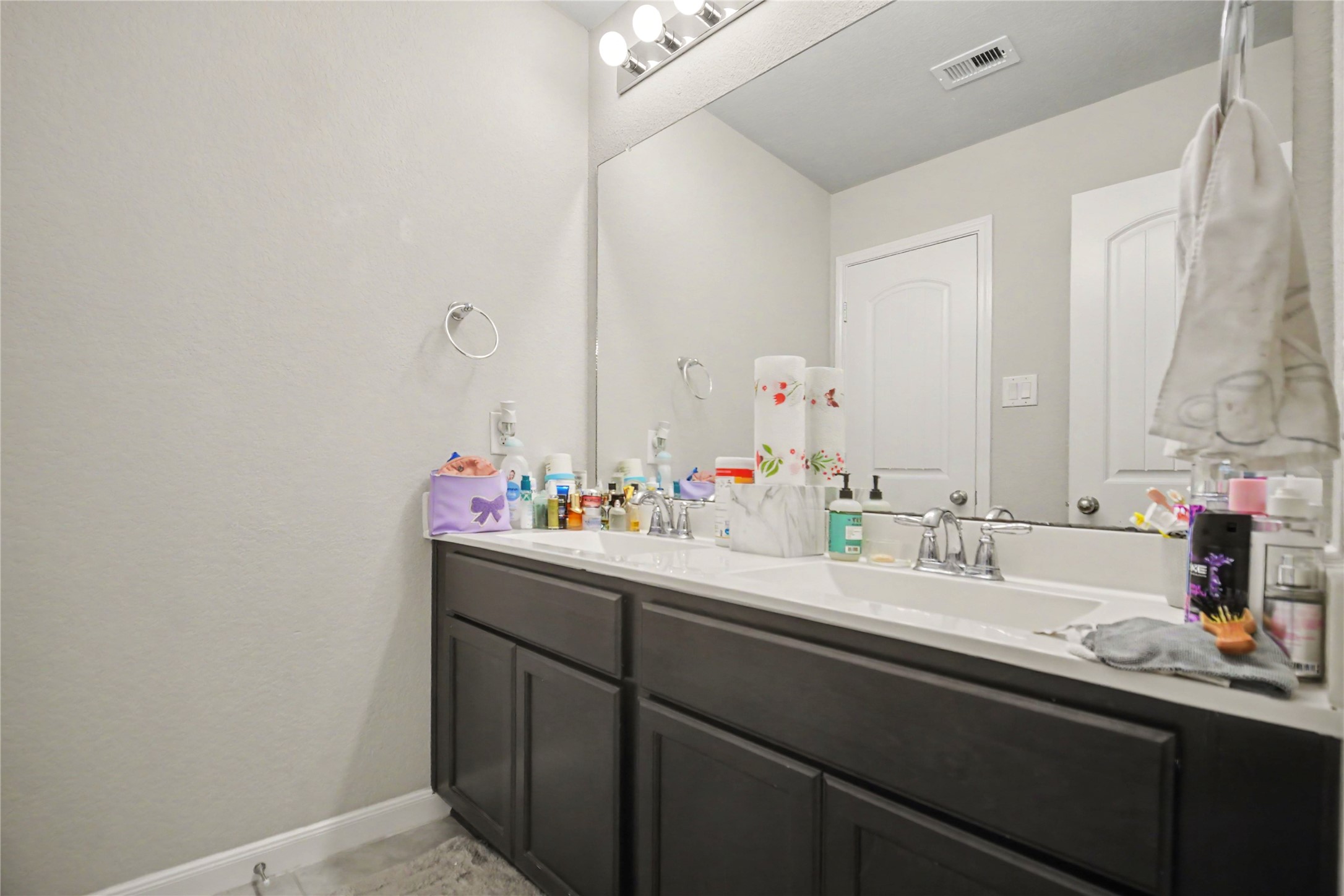 2027 Bravos Manor Lane Property Photo 25