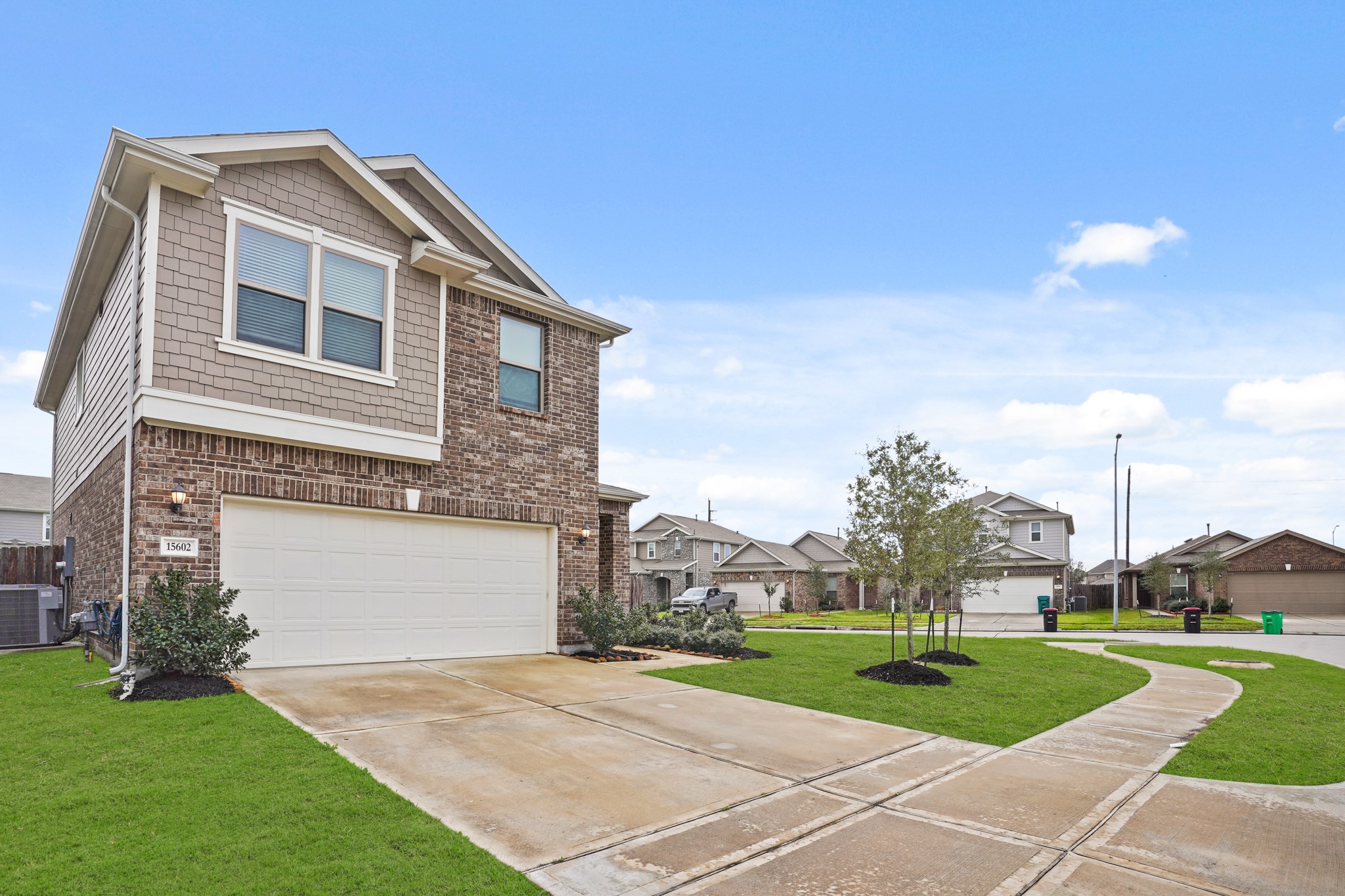 15602 Cliffside Arbor Lane Property Photo 2