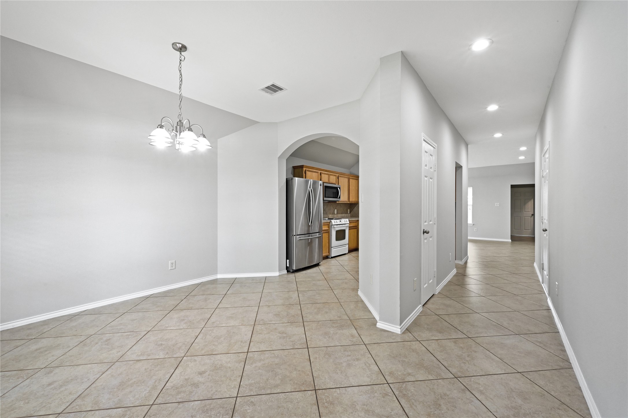 17215 Kobuk Valley Circle Property Photo 4