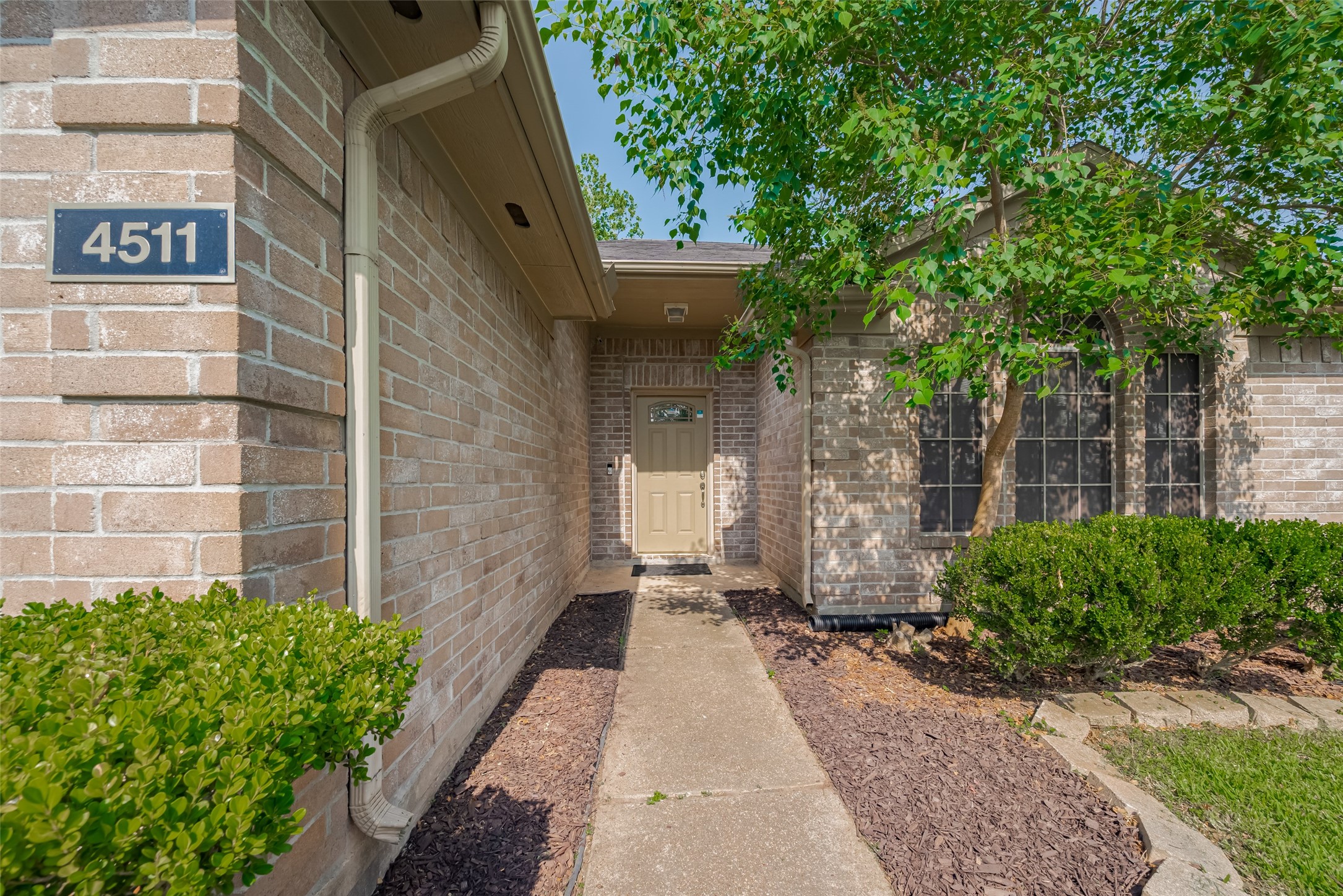 4511 Hunter Green Court Property Photo 1