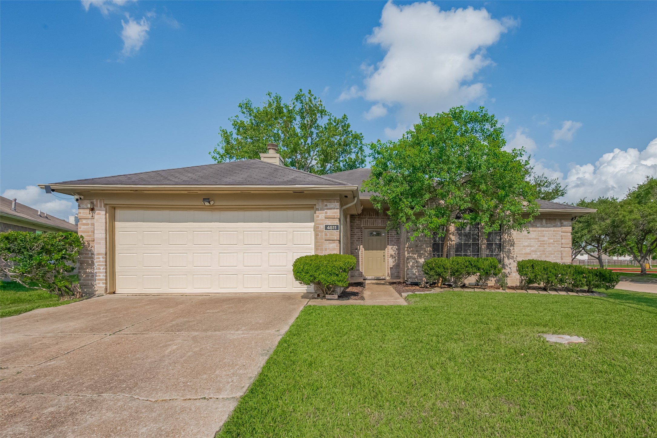 4511 Hunter Green Court Property Photo 1