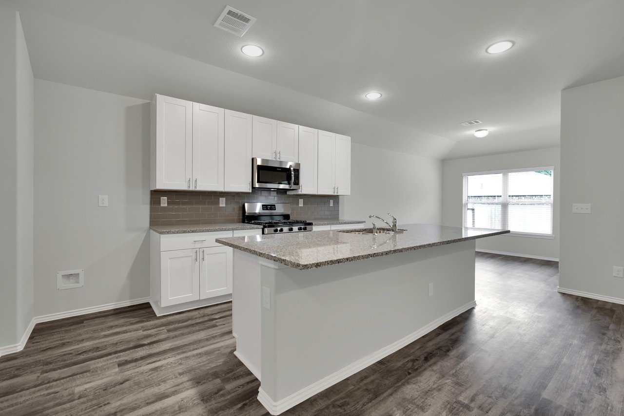 8003 Dauntless Drive Property Photo 3
