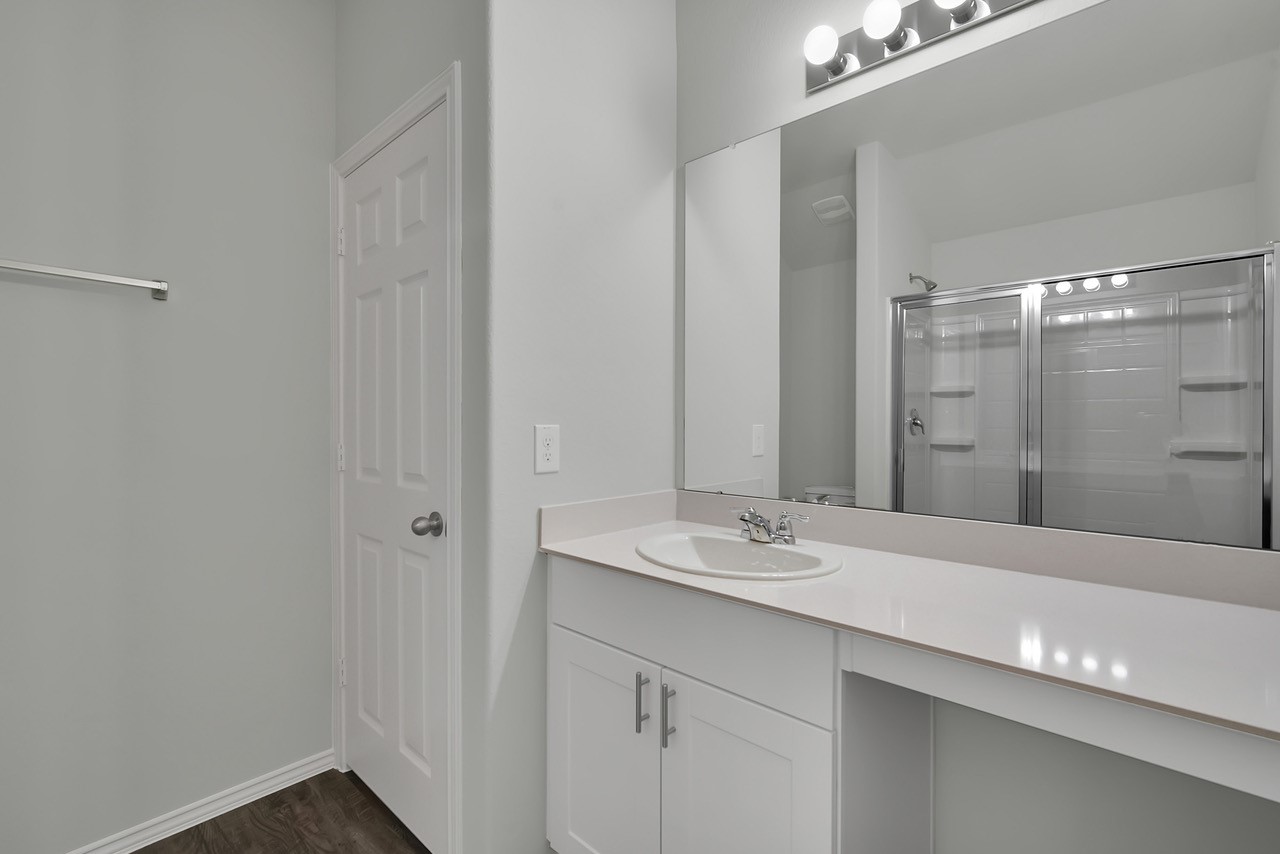 8003 Dauntless Drive Property Photo 17