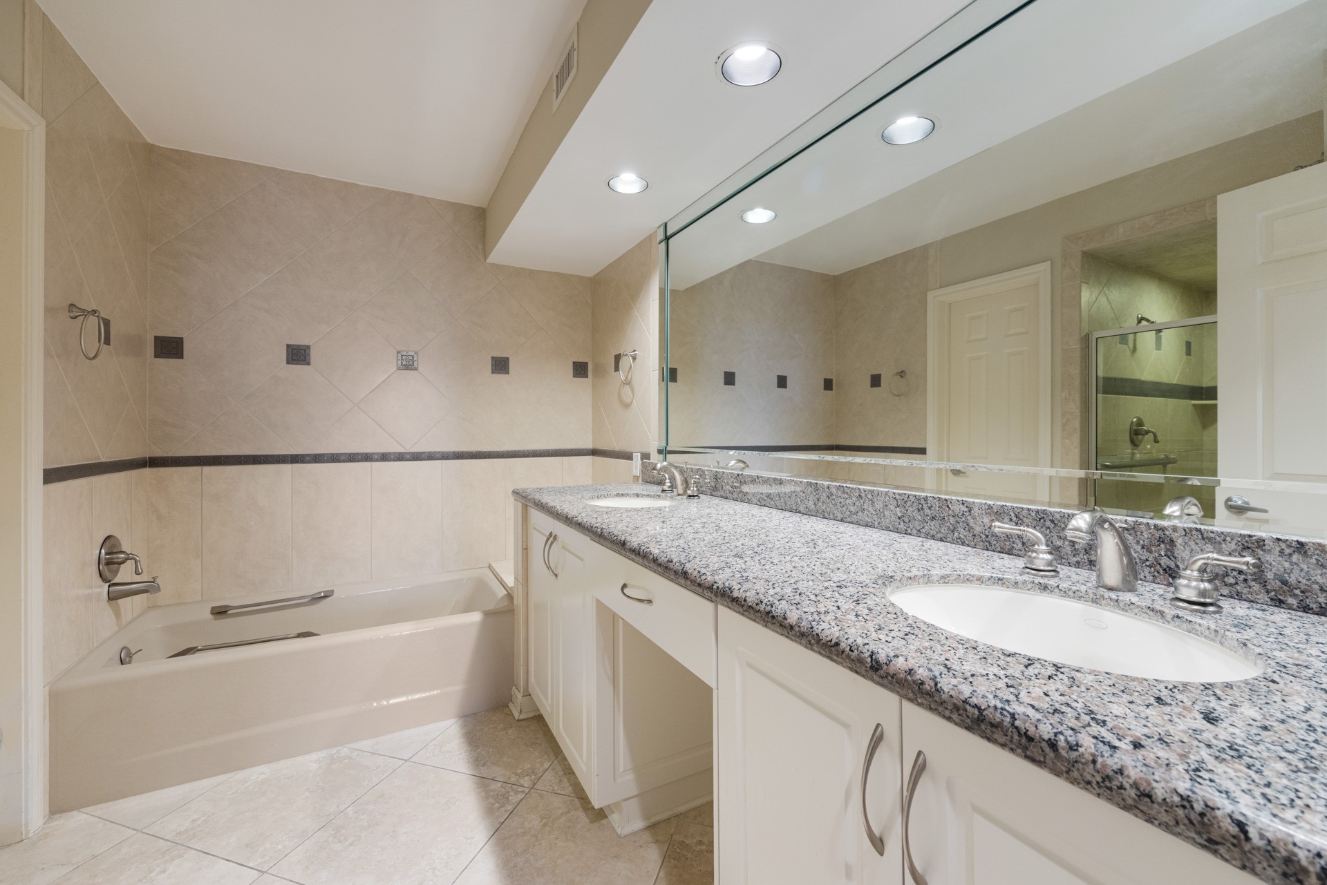 3350 Mccue Road 802 Property Photo 10