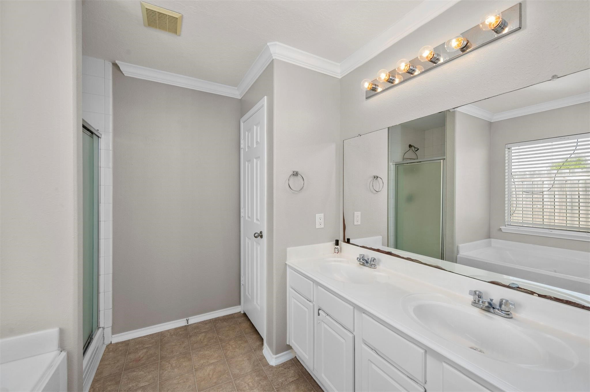 8014 Blackcherry Lane Property Photo 10