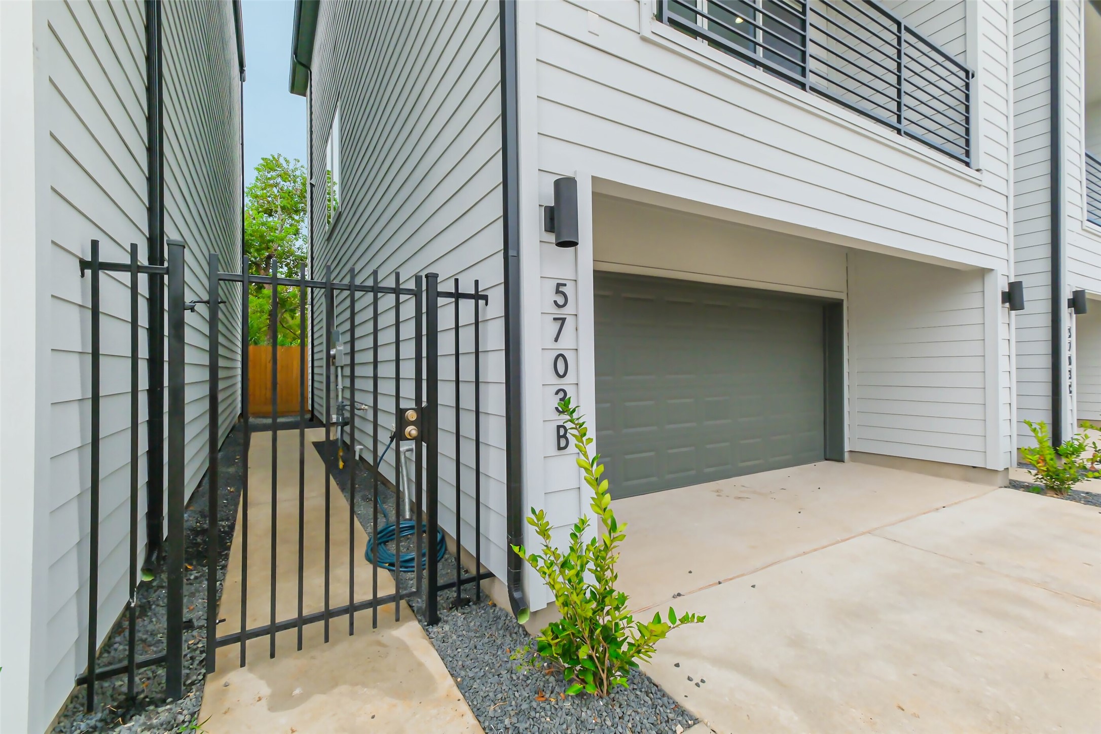 5703 Balbo Street E Property Photo 5
