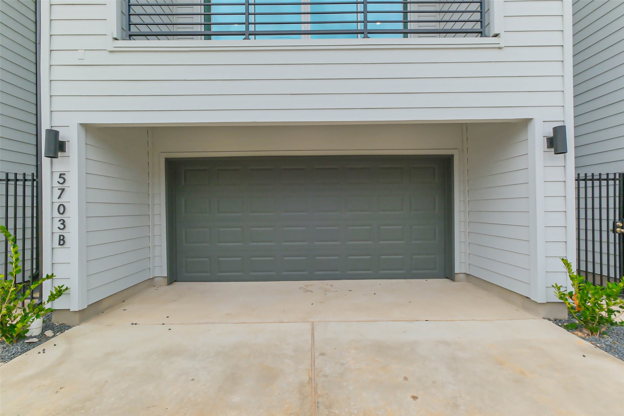 5703 Balbo Street E Property Photo 6