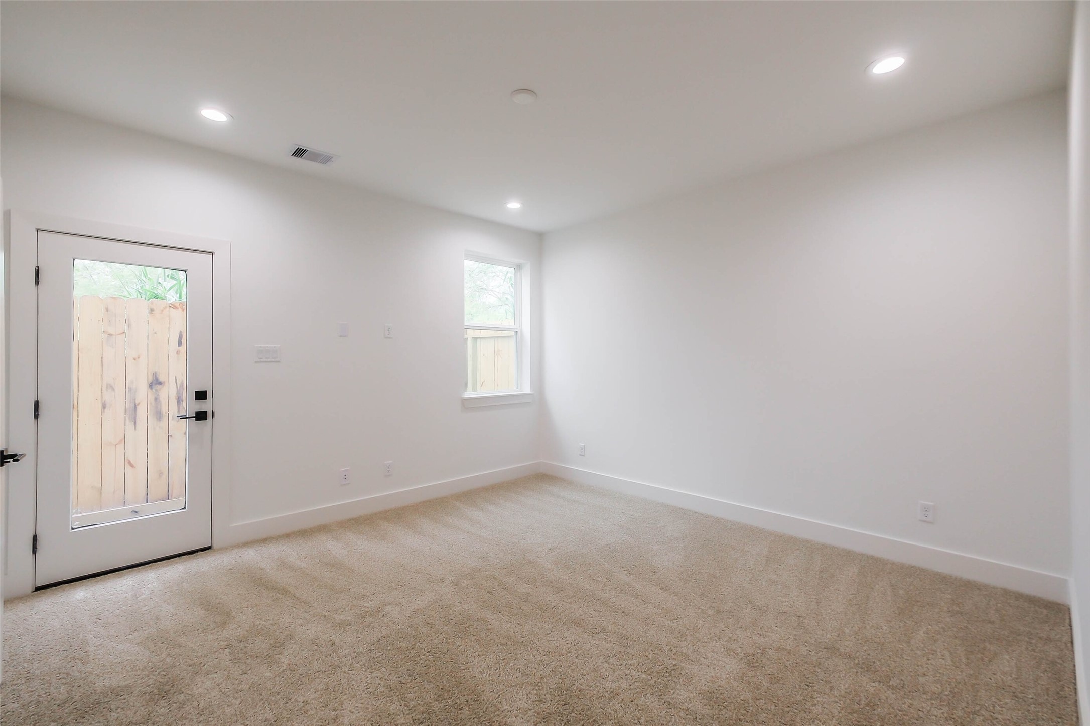 5703 Balbo Street E Property Photo 9