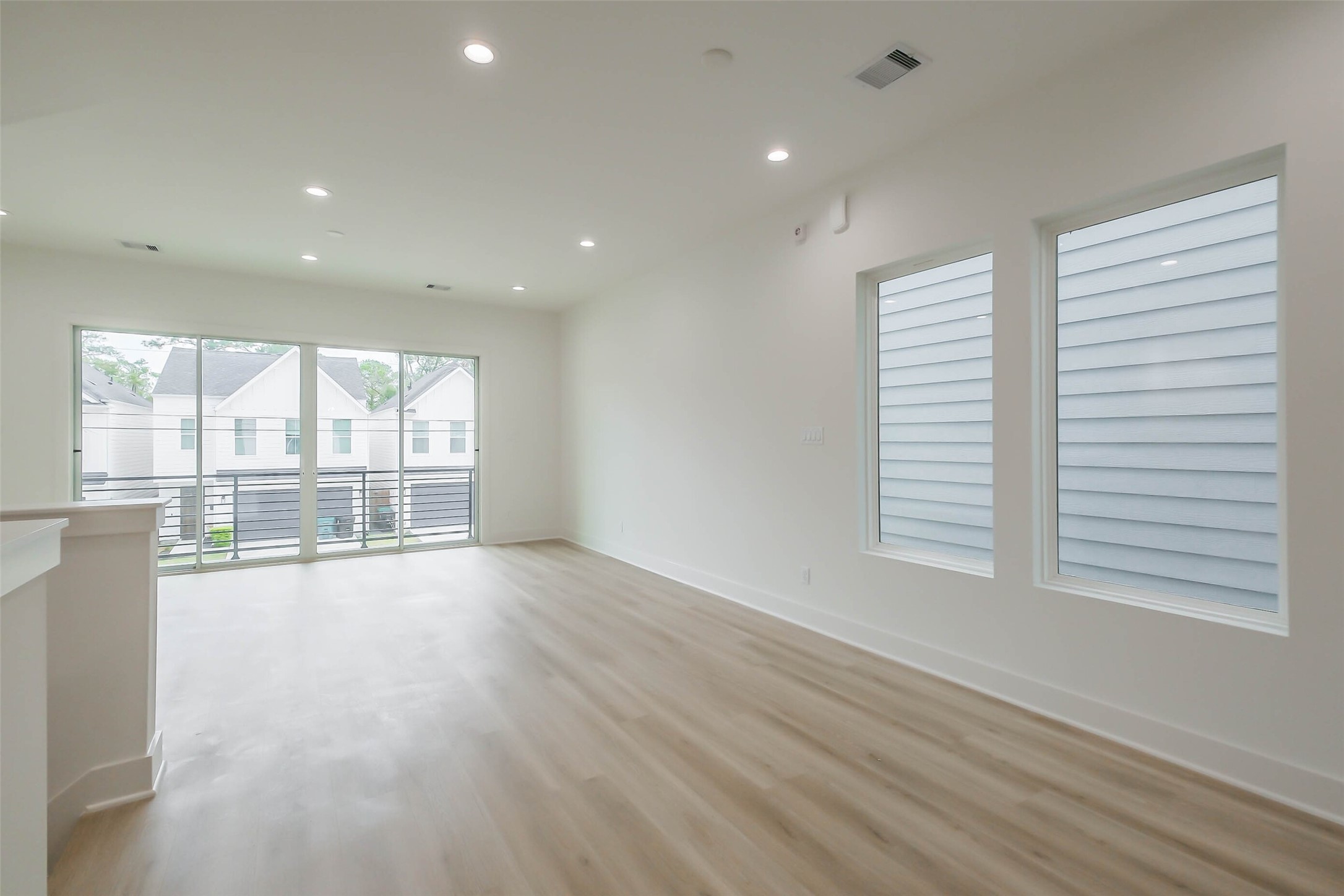 5703 Balbo Street E Property Photo 17