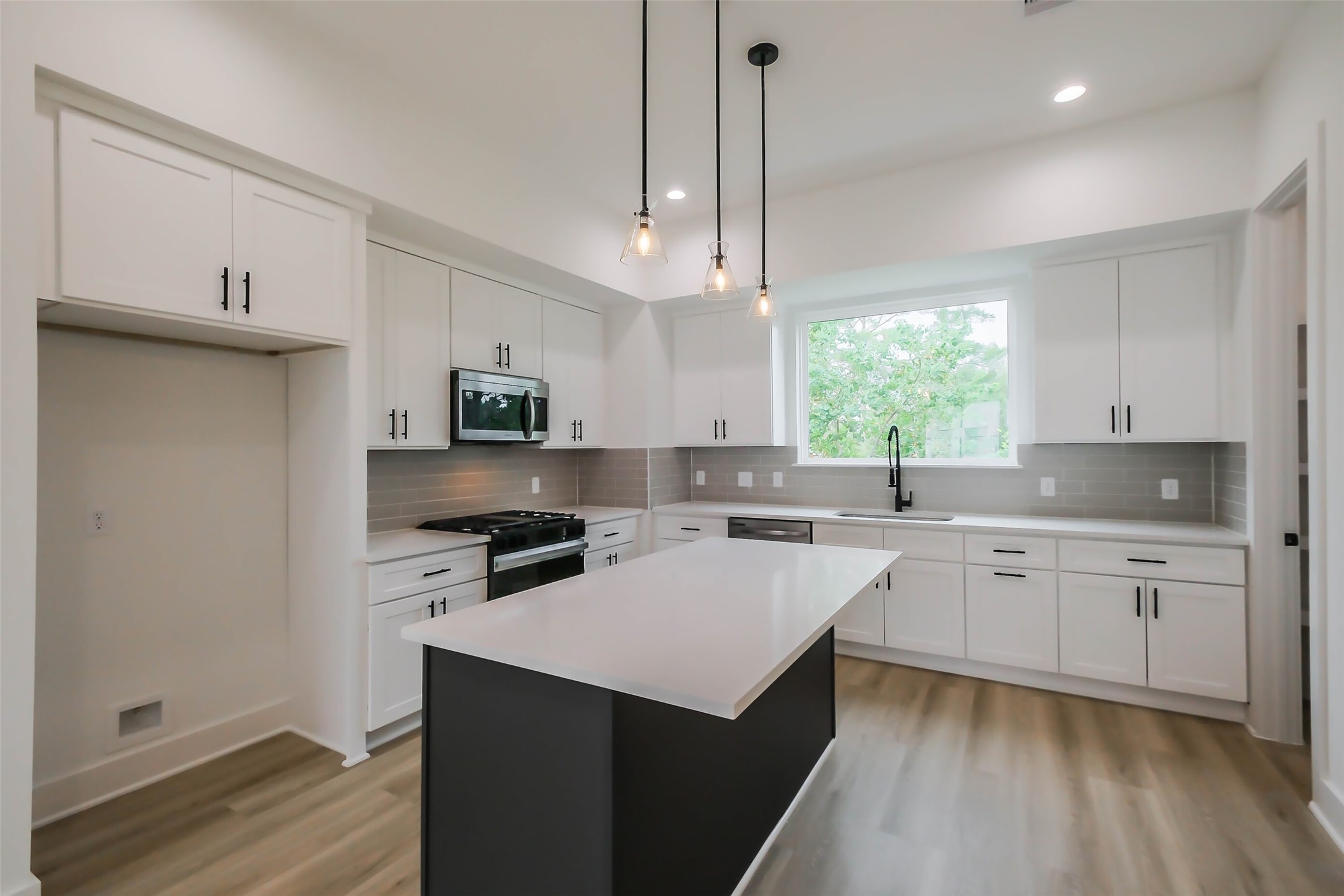 5703 Balbo Street E Property Photo 19