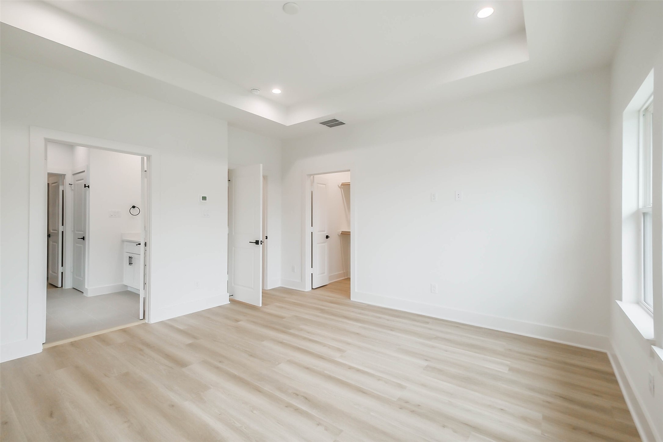 5703 Balbo Street E Property Photo 28