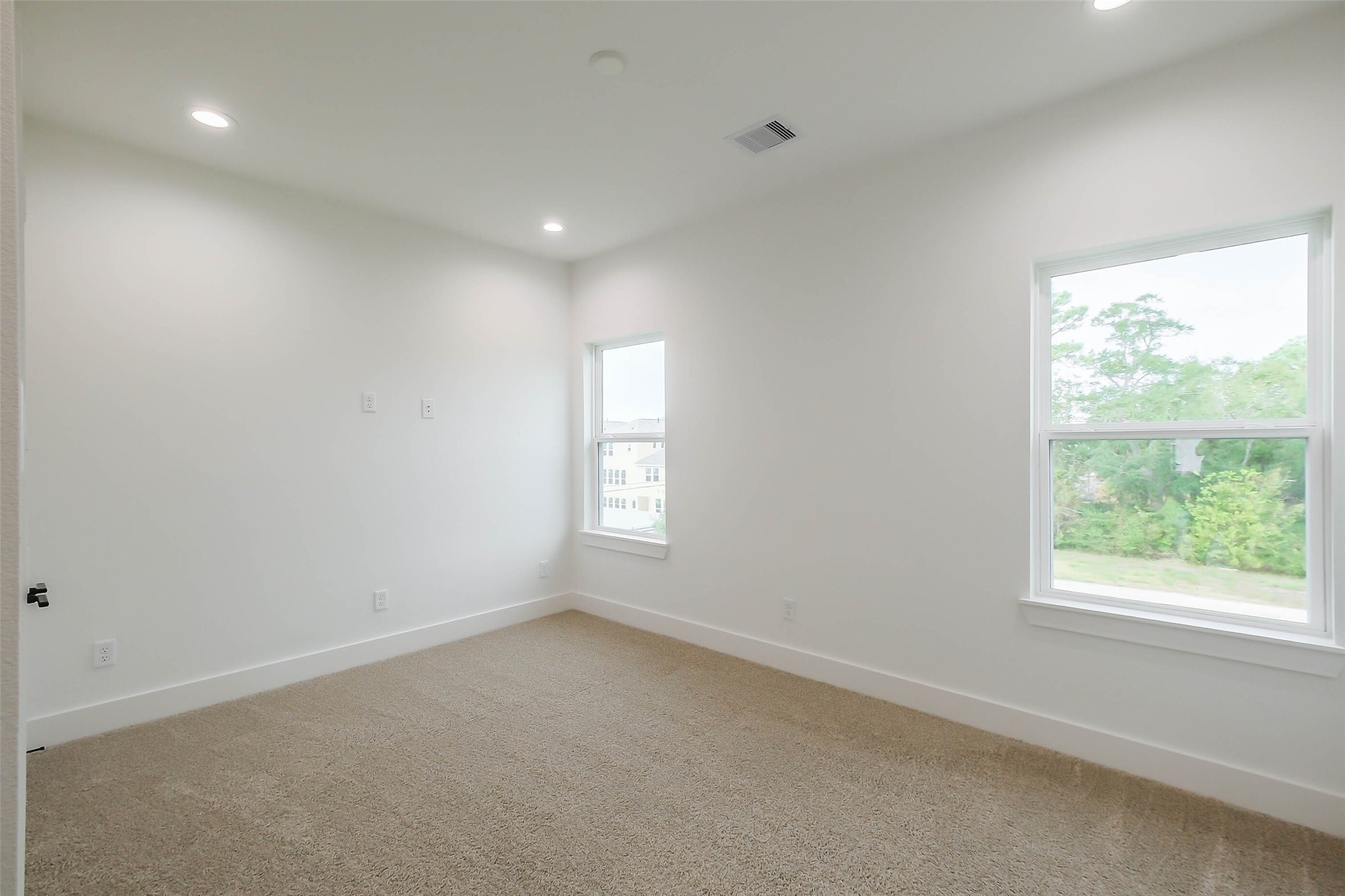5703 Balbo Street E Property Photo 34