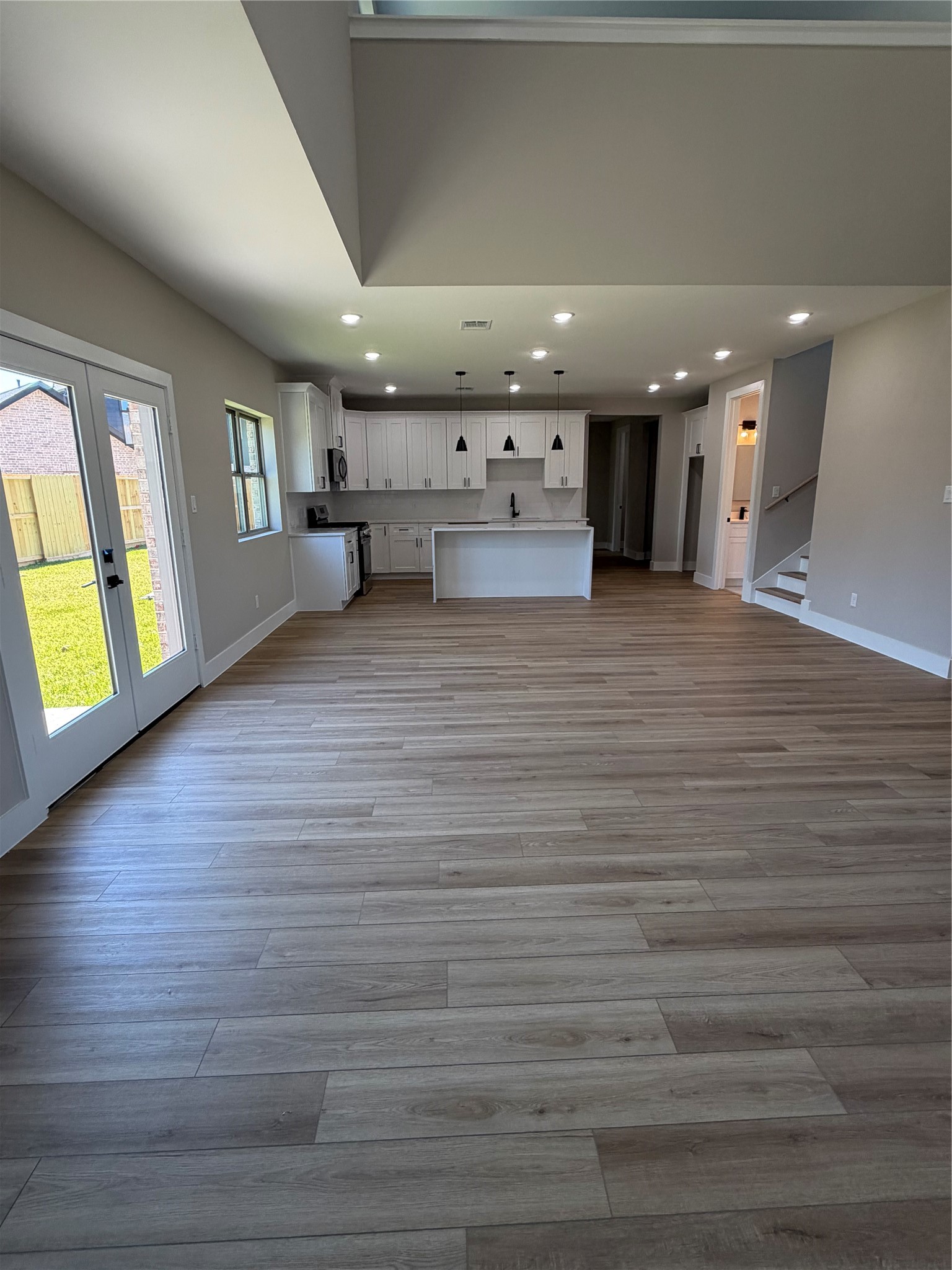 2507 Martinas Ct Property Photo 4
