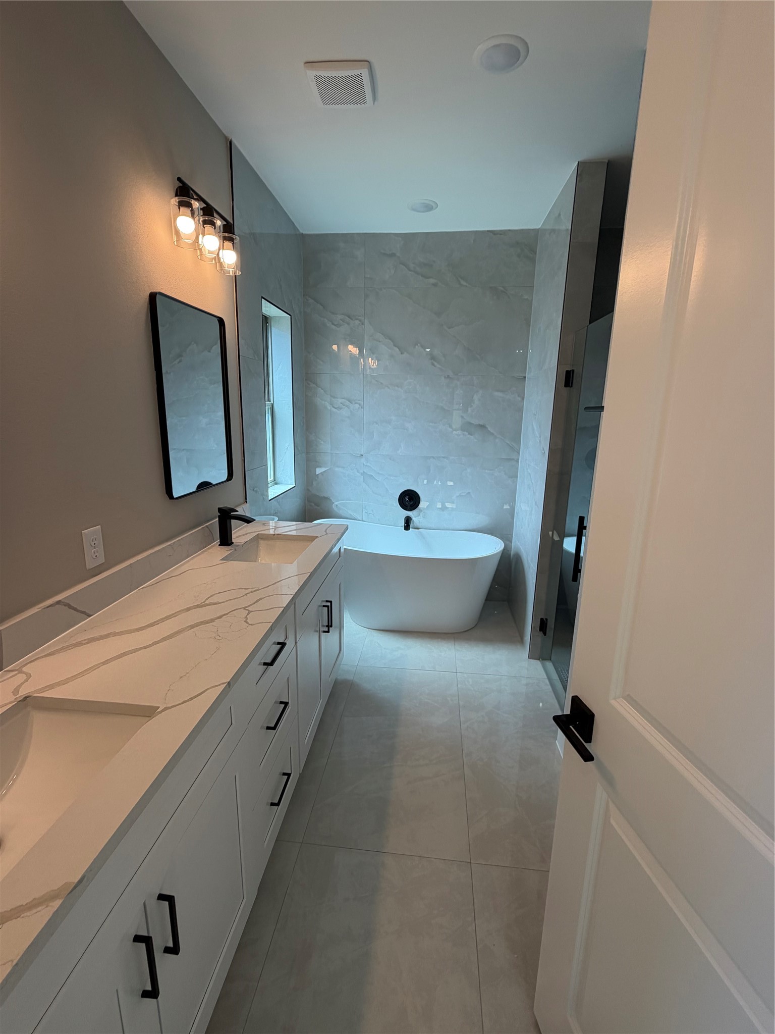 2507 Martinas Ct Property Photo 14