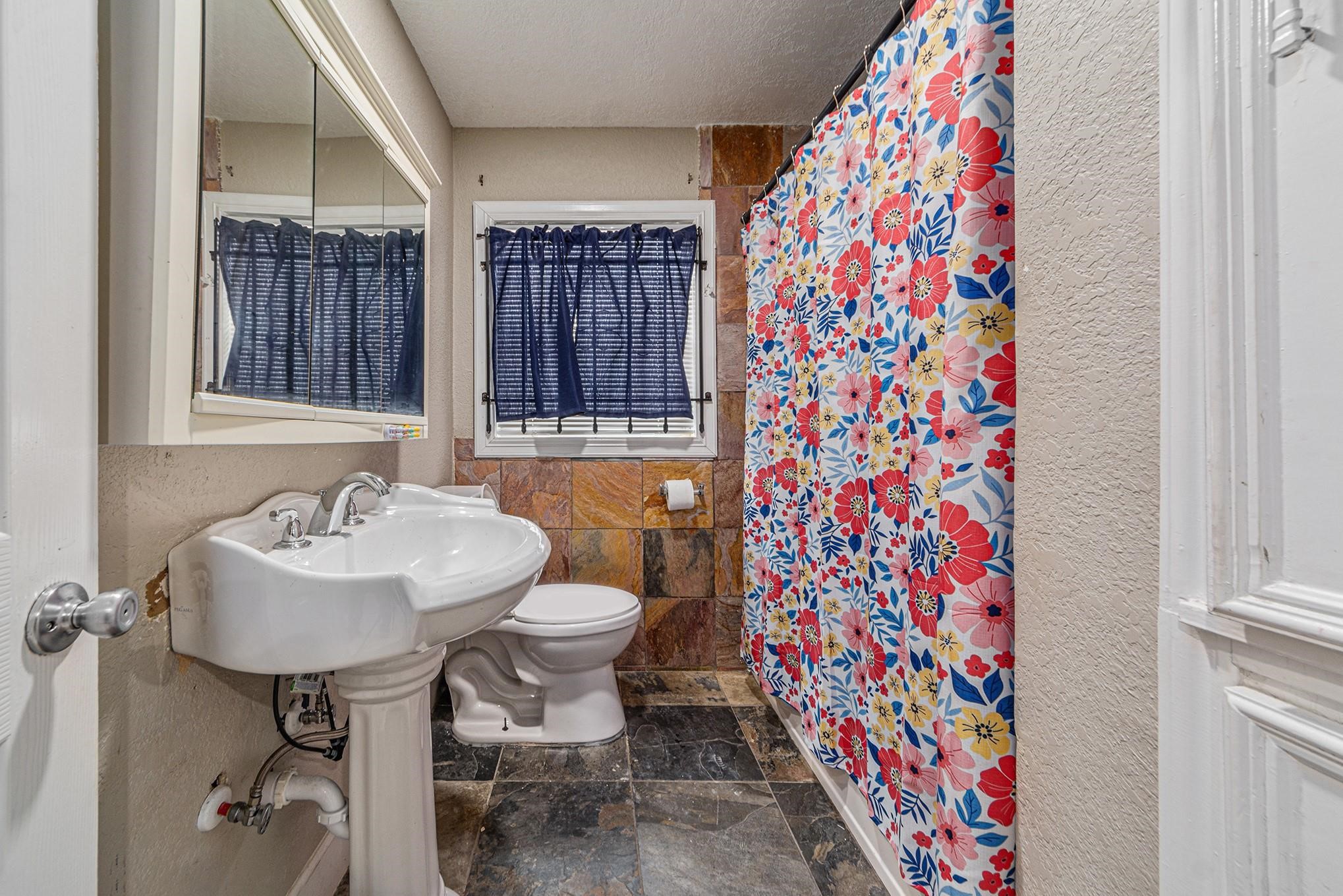 502 Ogilvie Street Property Photo 11