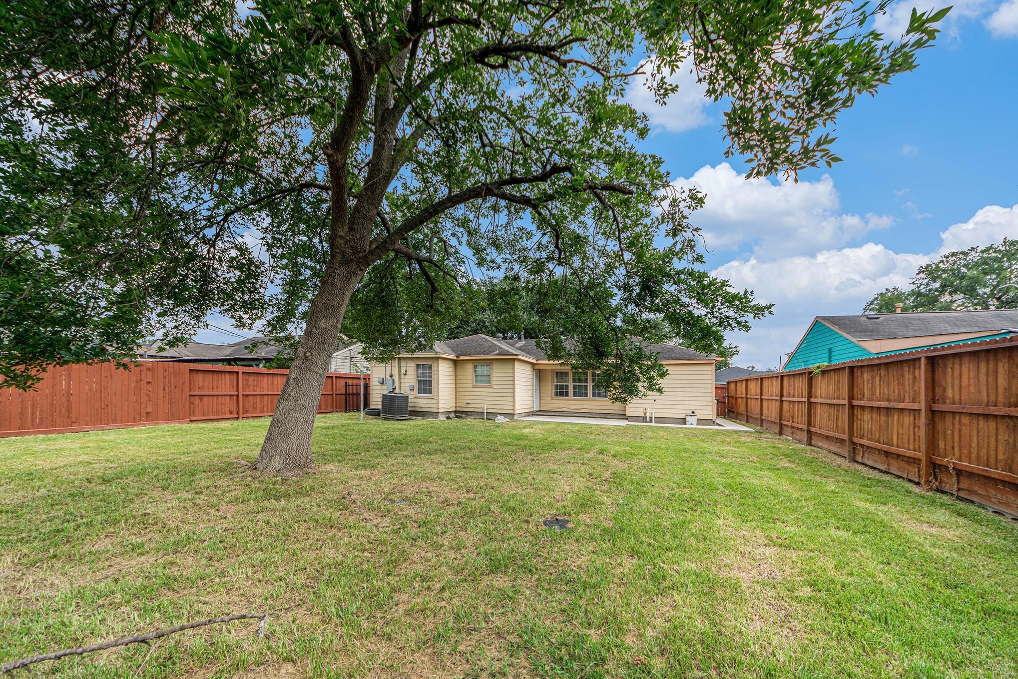 502 Ogilvie Street Property Photo 14