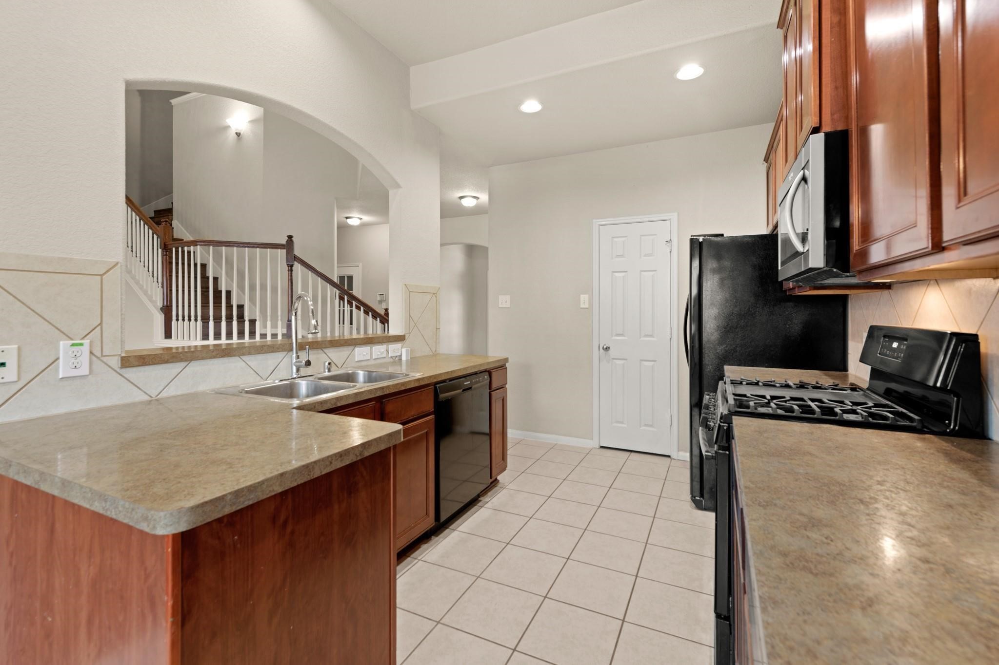 6103 Schaumburg Drive Property Photo 8