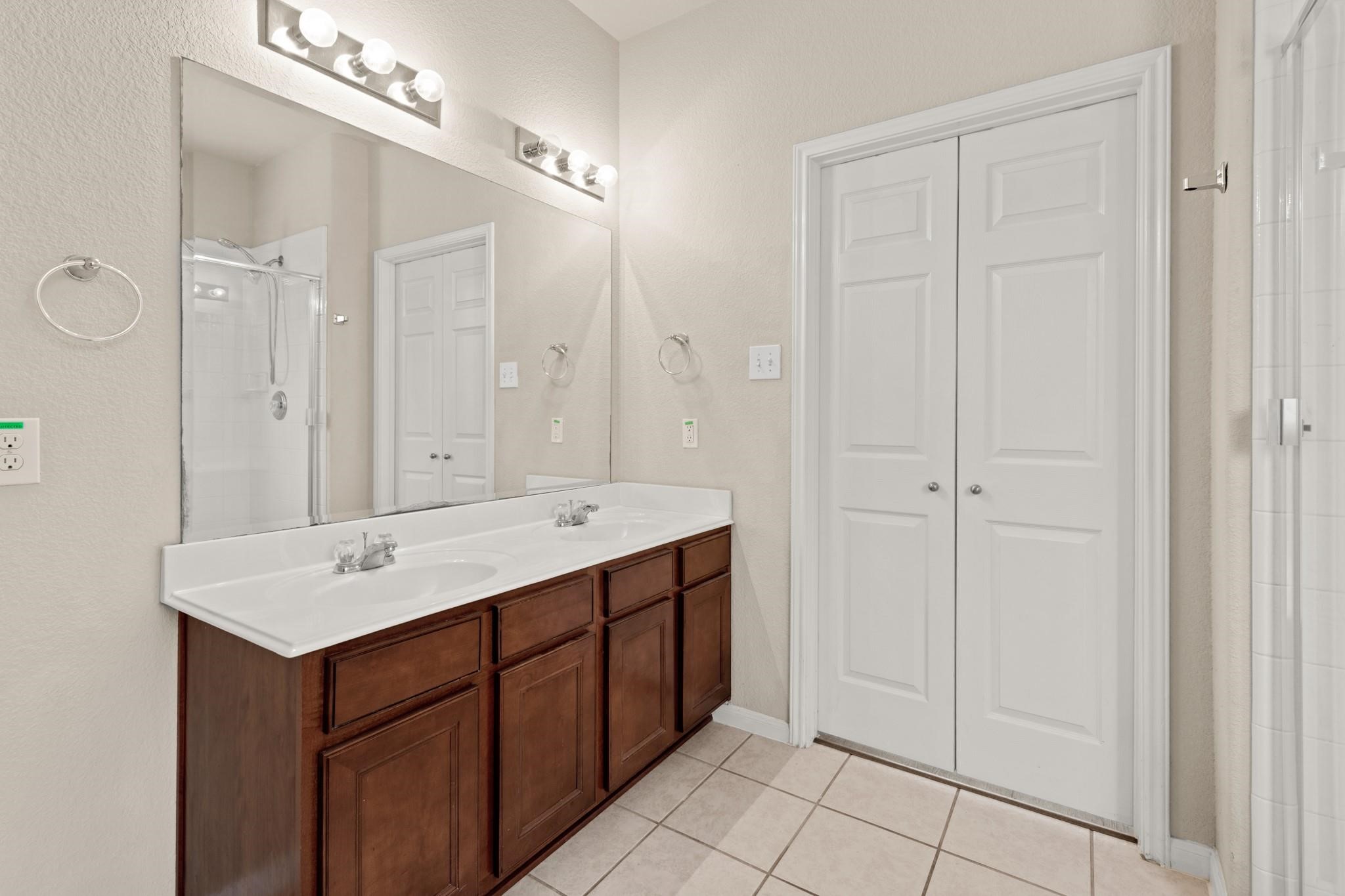 6103 Schaumburg Drive Property Photo 14