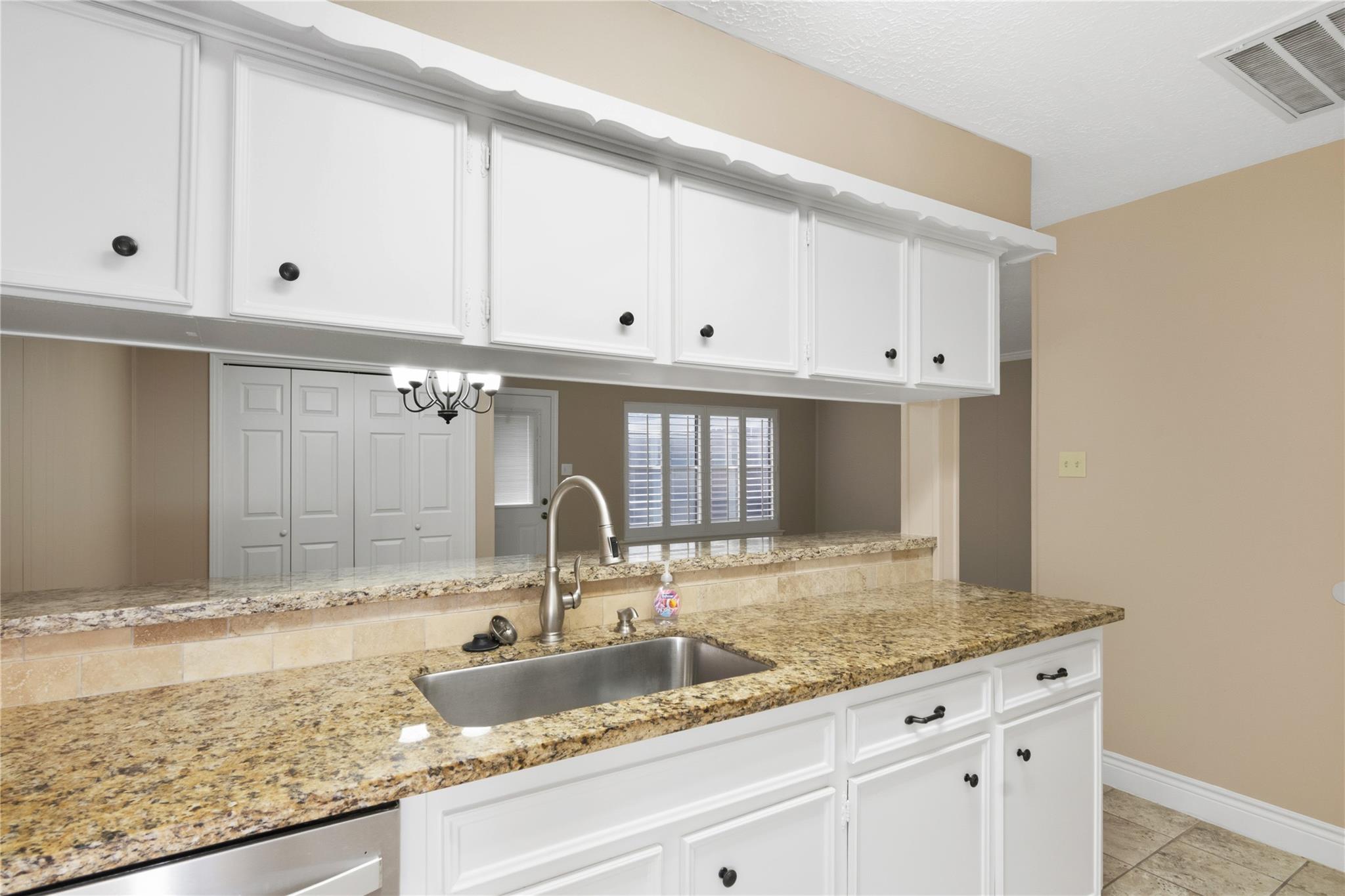 12176 Beamer Road, Houston Tx 77089 Property Photo 1