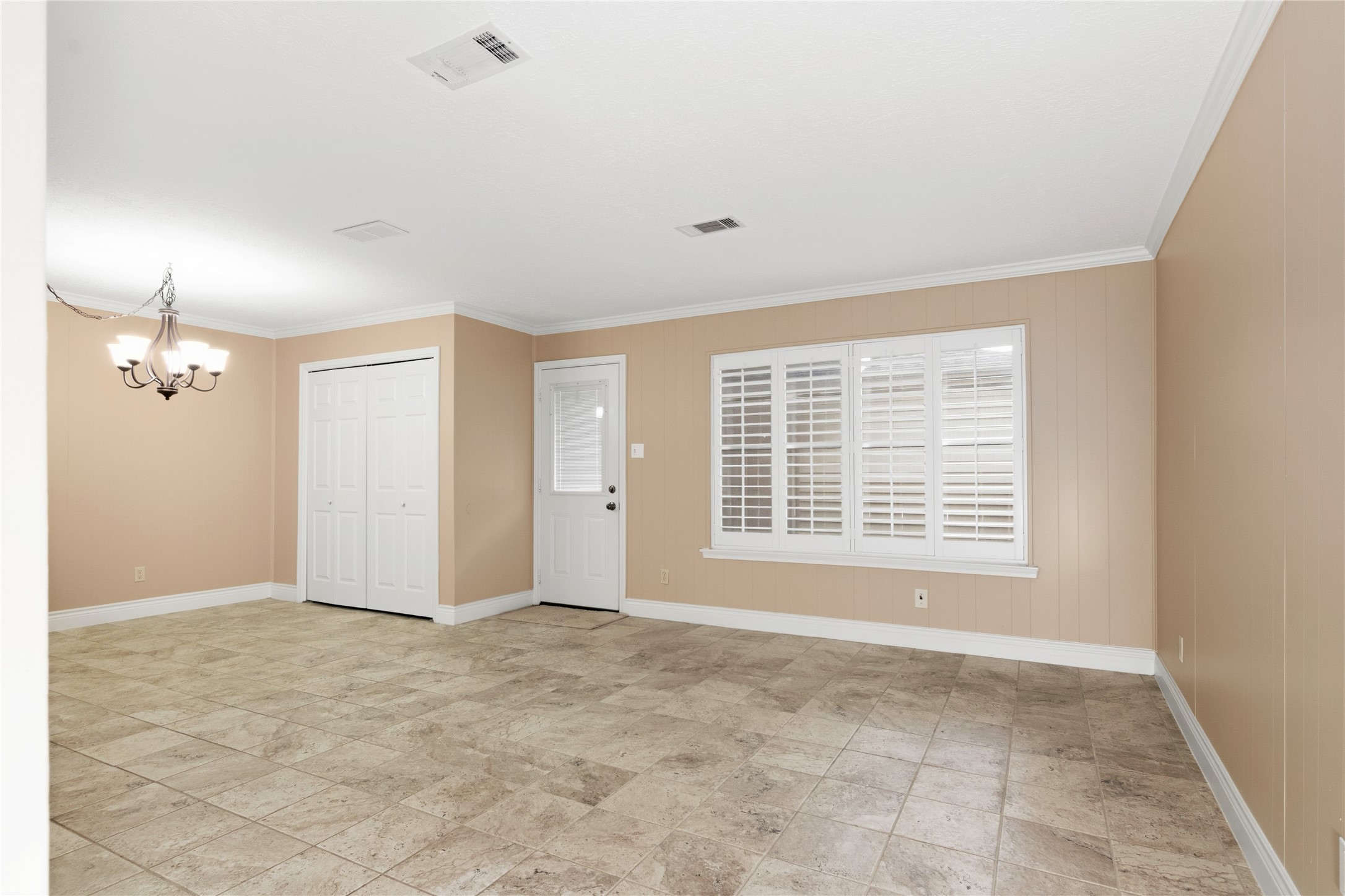 12176 Beamer Road Property Photo 6