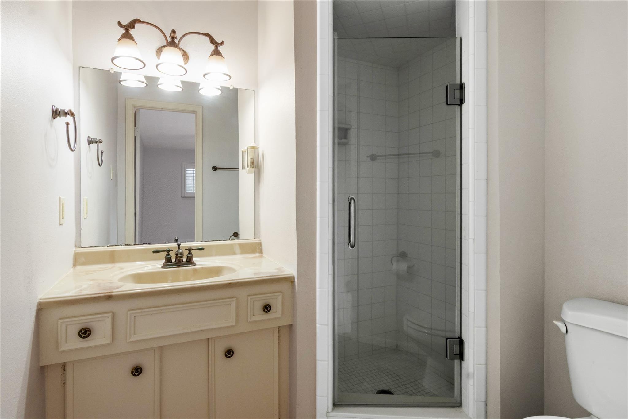 12176 Beamer Road, Houston Tx 77089 Property Photo 16