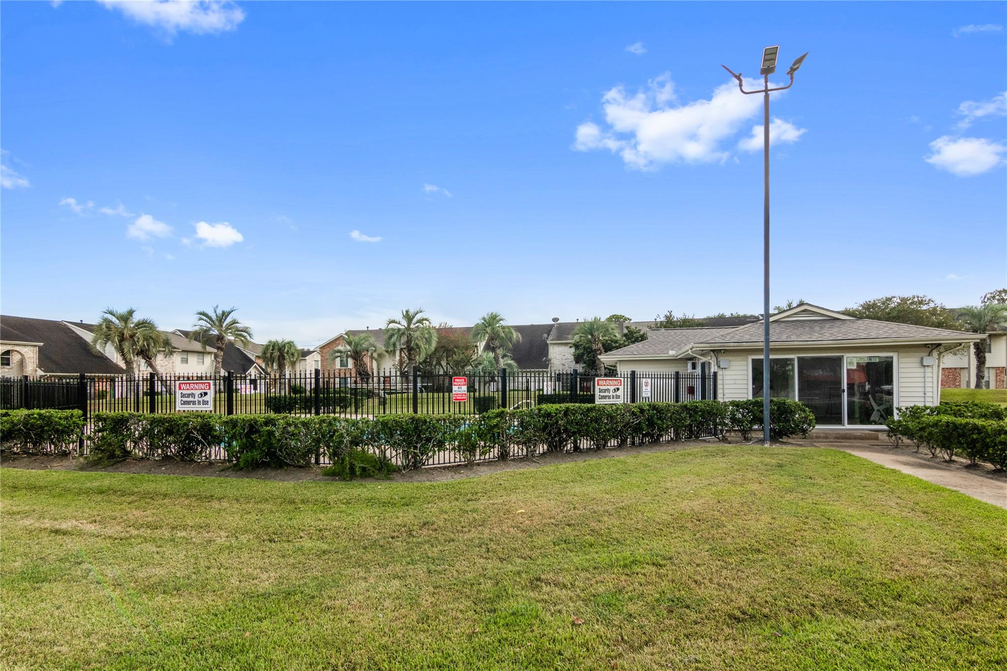 12176 Beamer Road, Houston Tx 77089 Property Photo 27