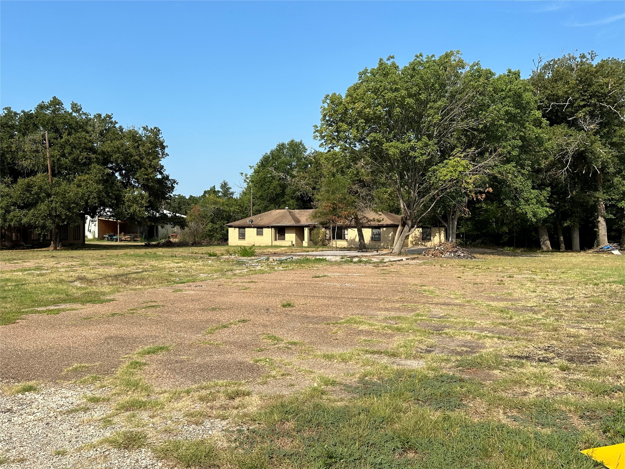 1884 S Robb Street Property Photo 4