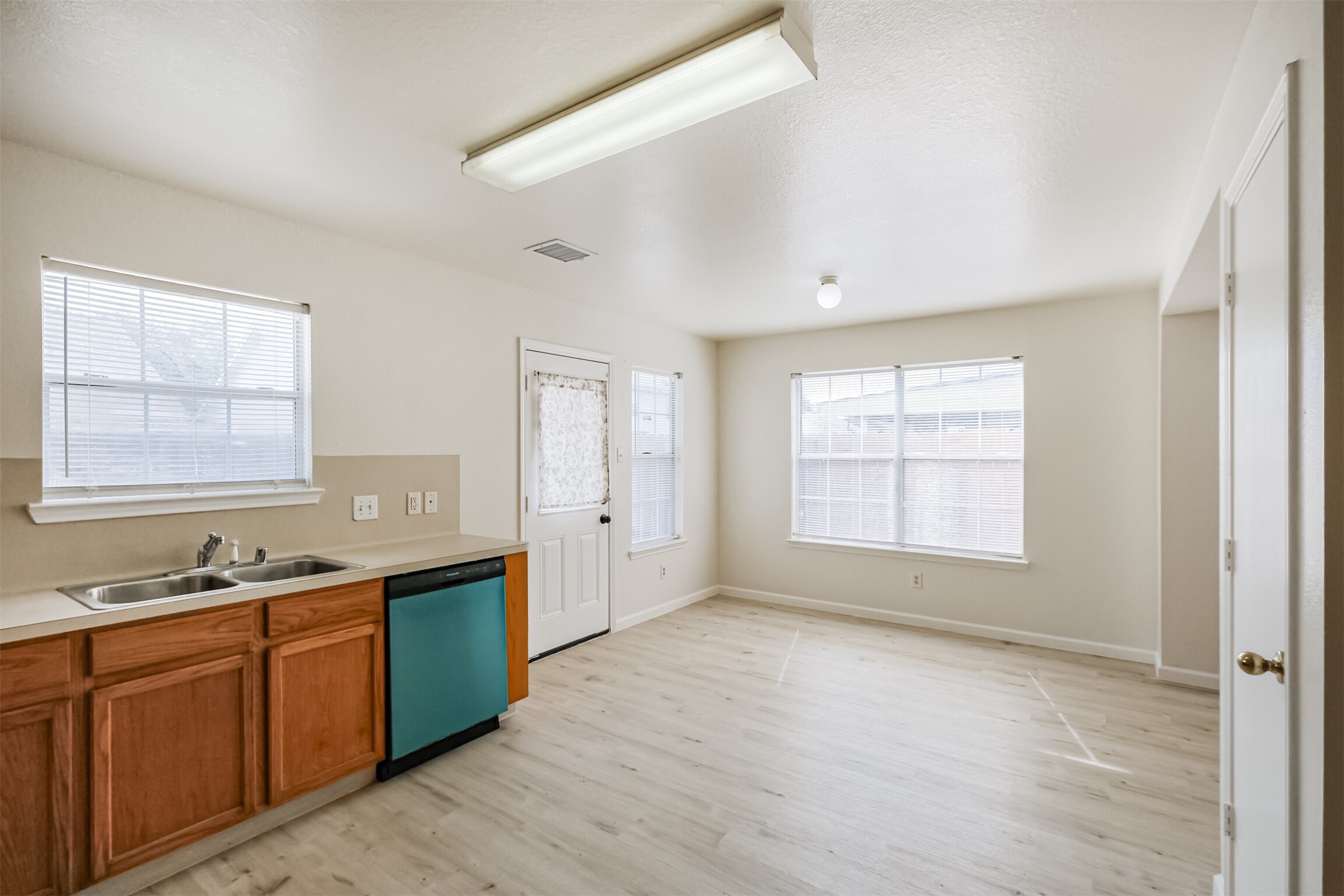9603 Milas Way Property Photo 12