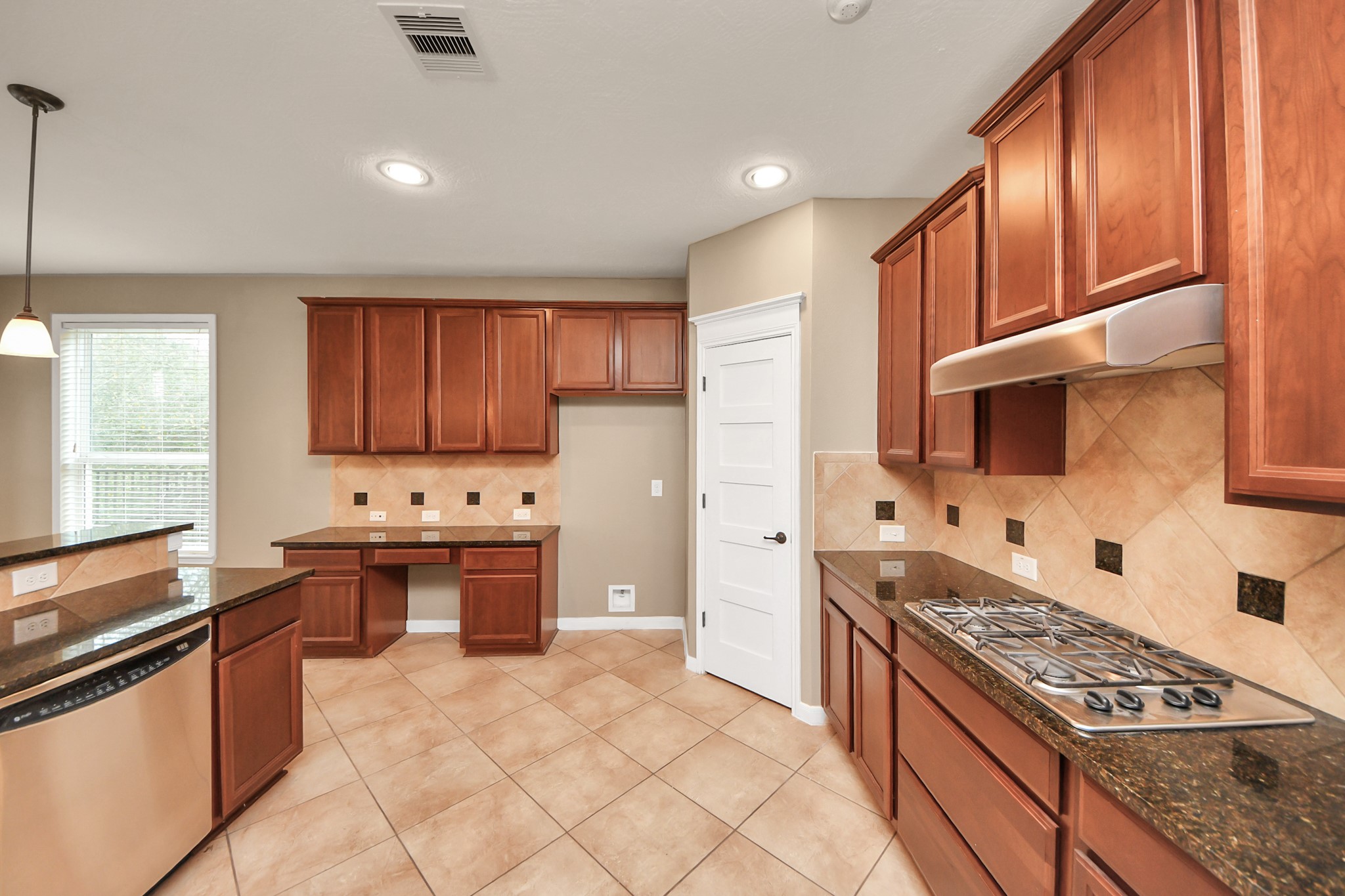18006 E Williams Bend Drive Property Photo 34