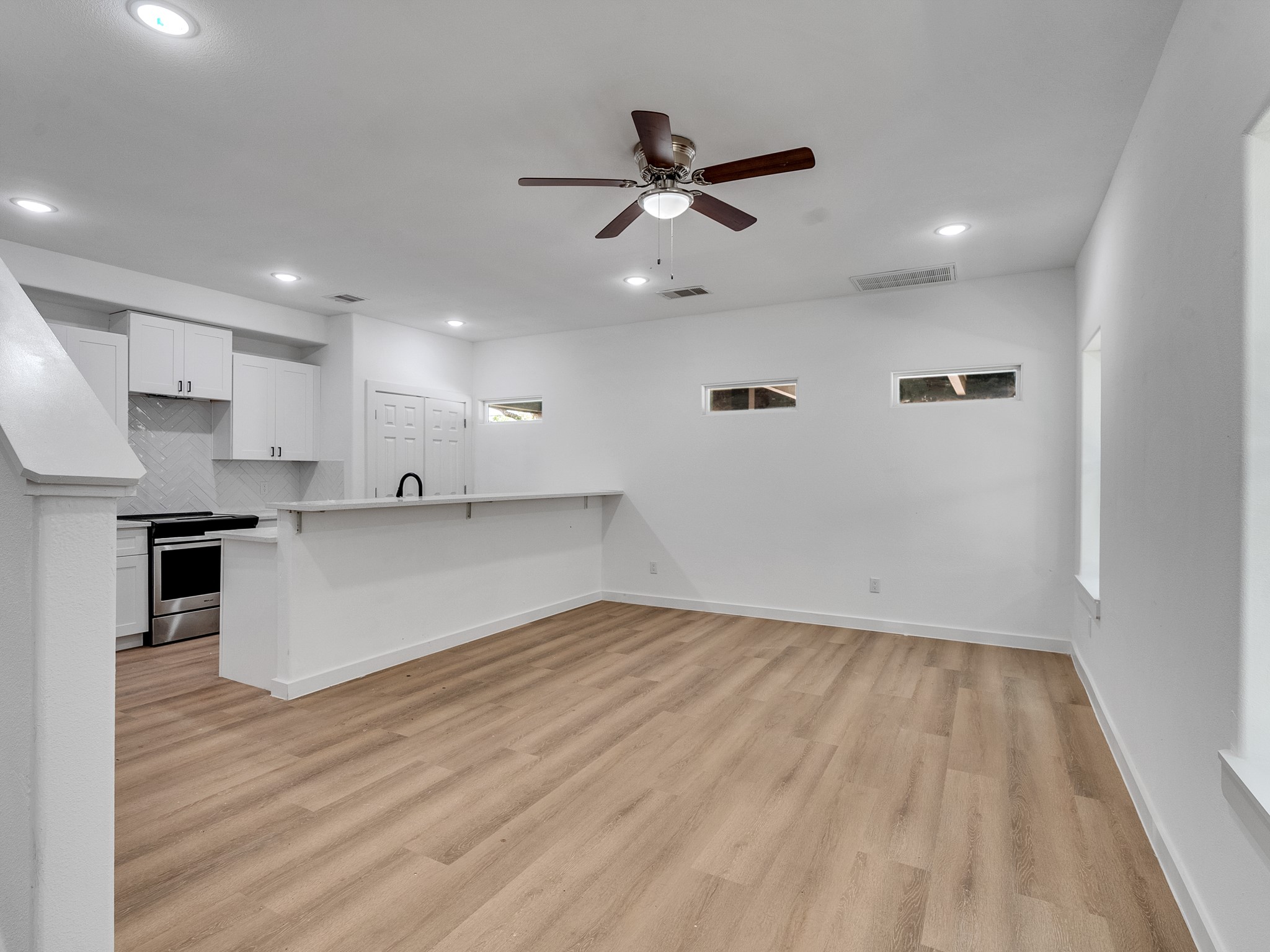 8407 Mahalia Unit A/b Drive Property Photo 3