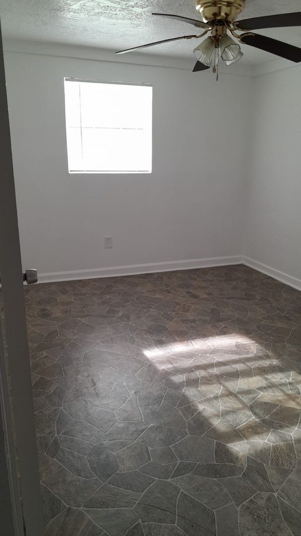 2405 Franklin Street Property Photo 3