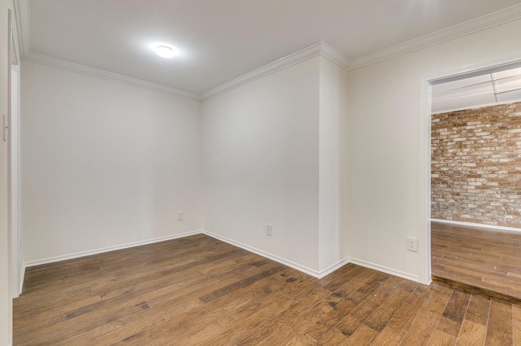 357 N Post Oak Lane 304 Property Photo 11