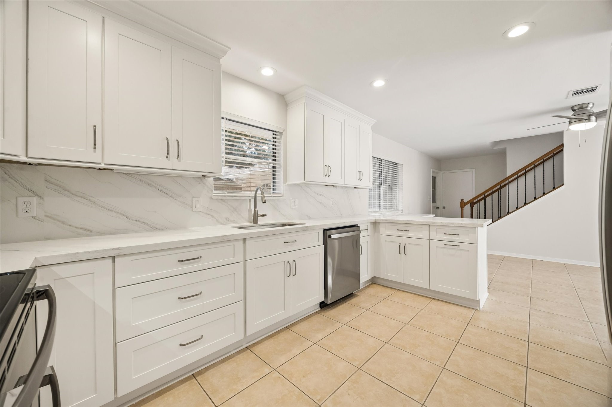 114 Camellia Street Property Photo 8