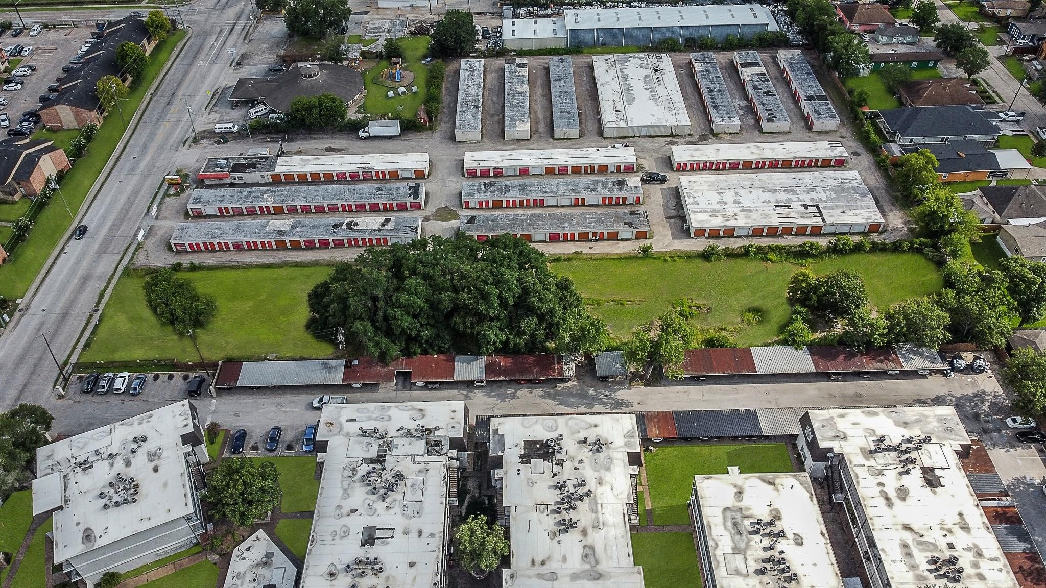 1051 Burke Road Property Photo 9