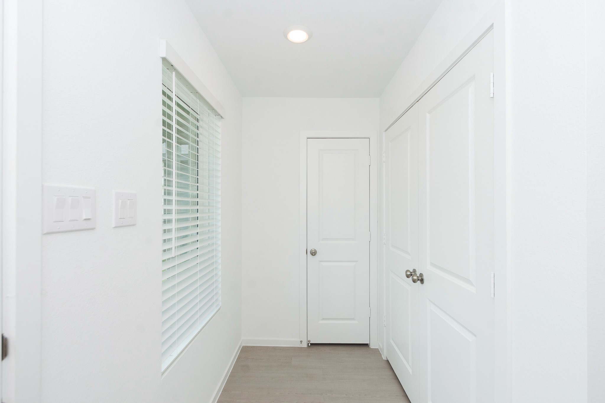 12819 Ivy Creek Ct Property Photo 3