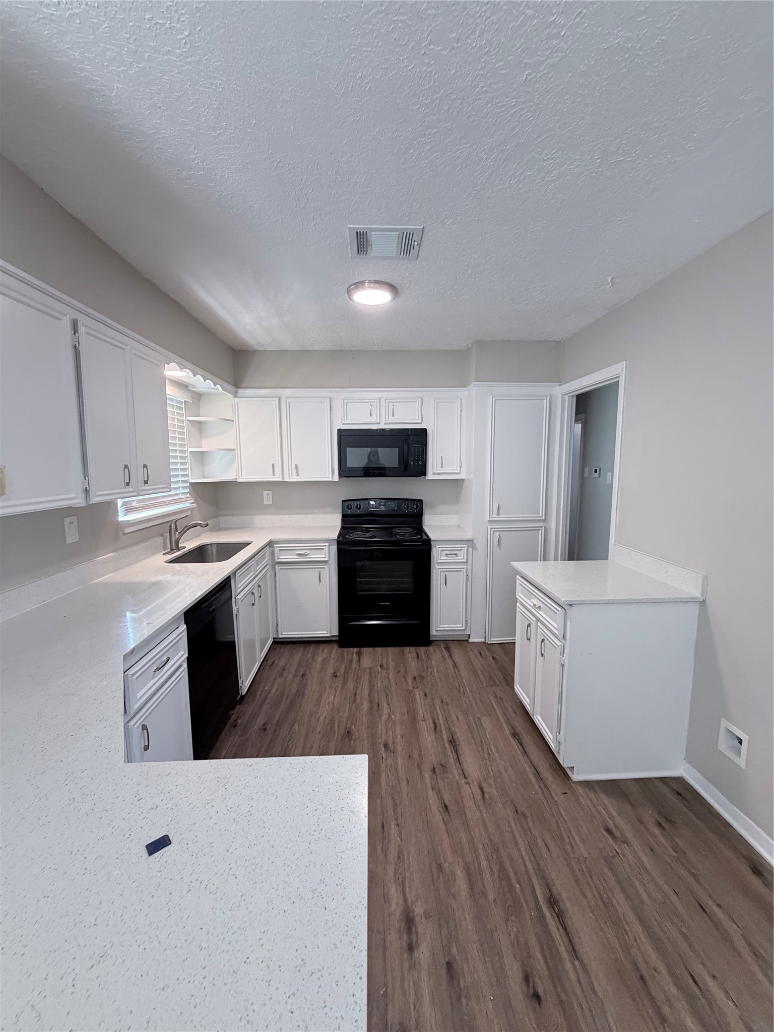 501 Evanston Street Property Photo 8