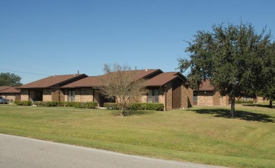 1753 E Henderson Rd Property Photo 2
