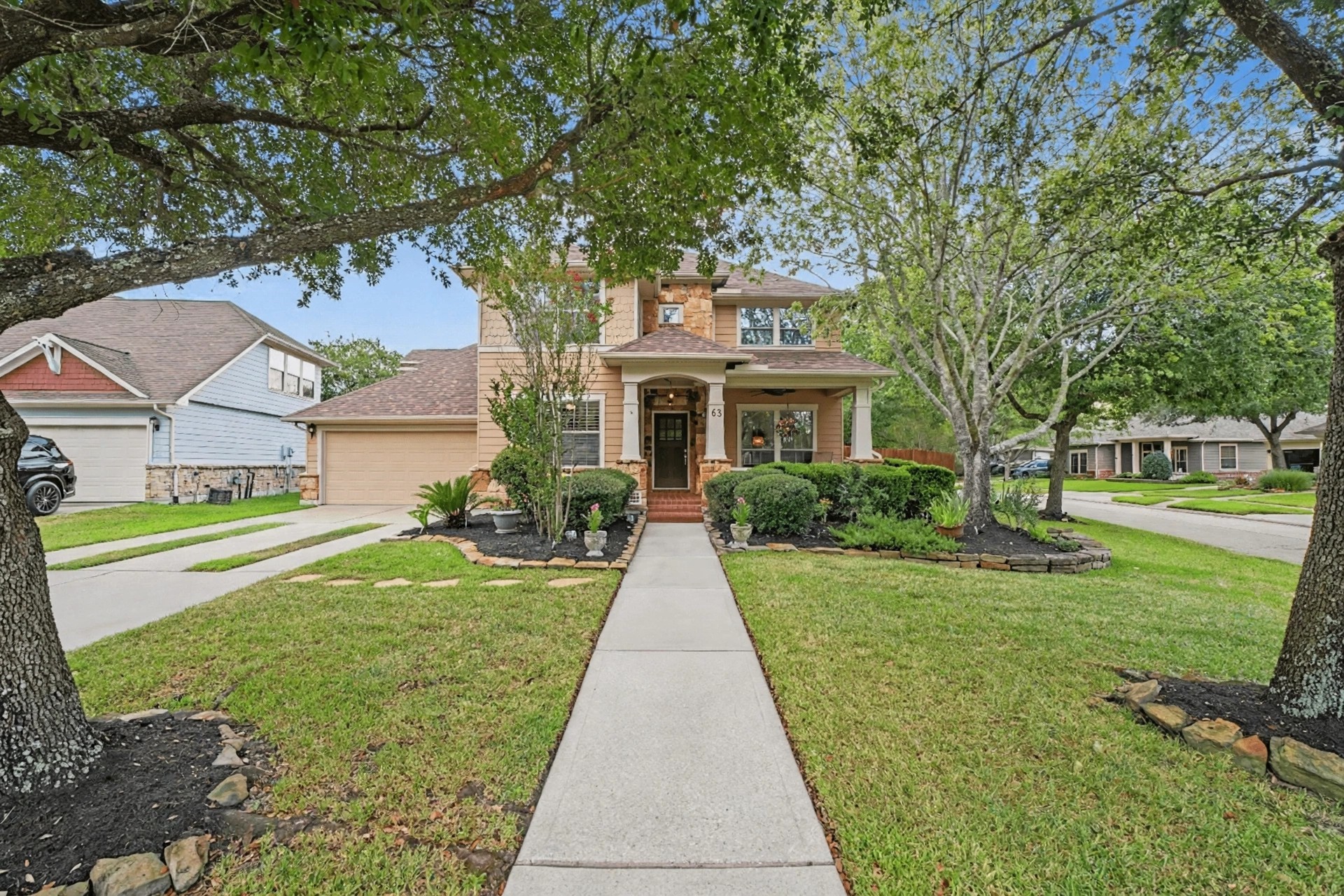 62 W Tapestry Park Circle Property Photo 2