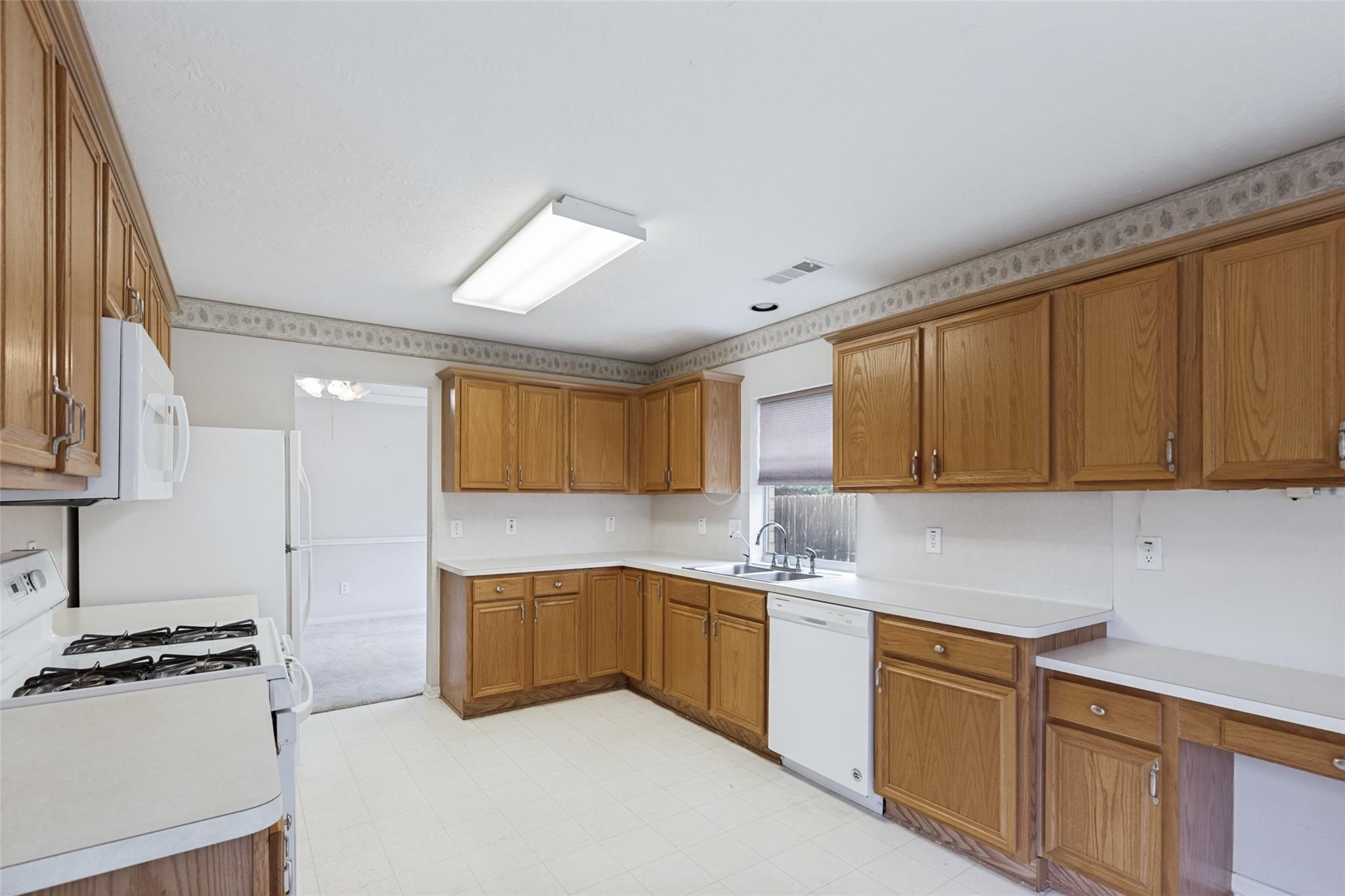 6811 Shelby Oaks Drive Property Photo 4