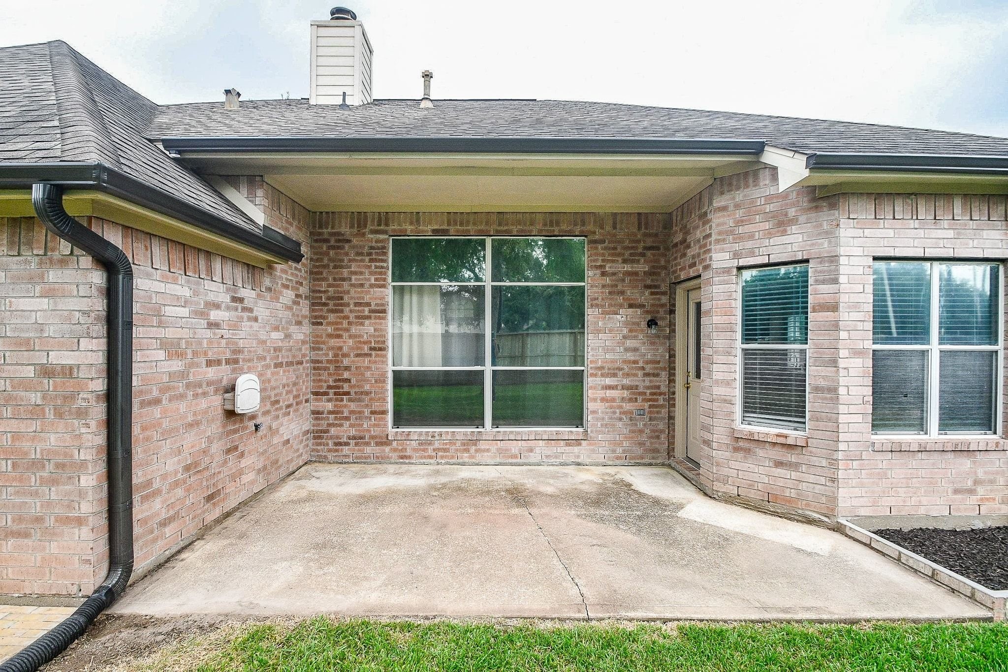 6811 Shelby Oaks Drive Property Photo 9