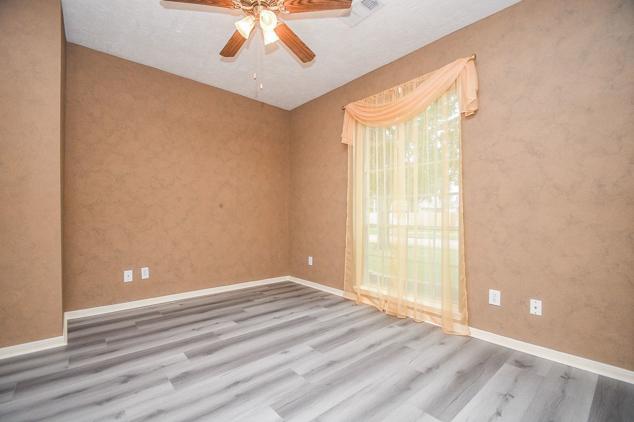 6811 Shelby Oaks Drive Property Photo 10