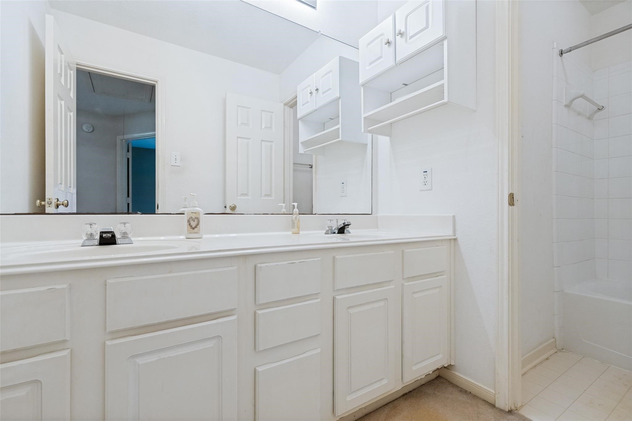 6811 Shelby Oaks Drive Property Photo 21