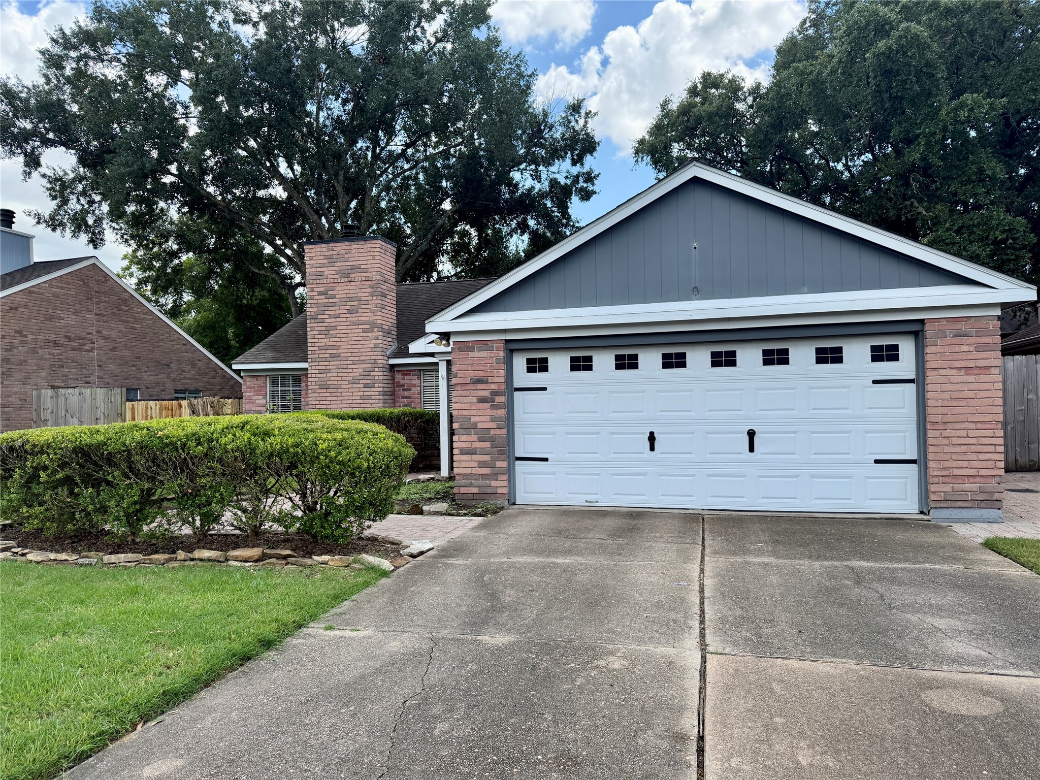 11223 Willow Field Drive Property Photo 3