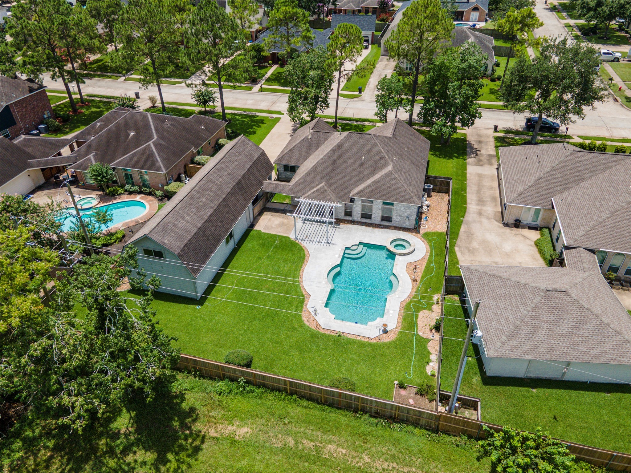 811 Hackberry Lane Property Photo 1