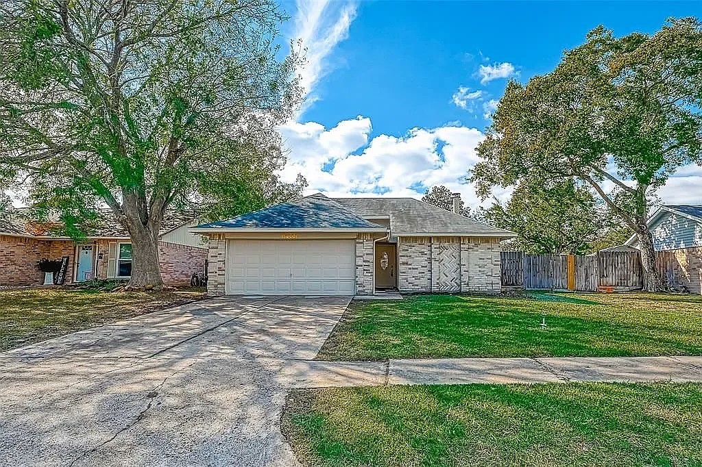 16938 Enchanted Circle E Property Photo 1