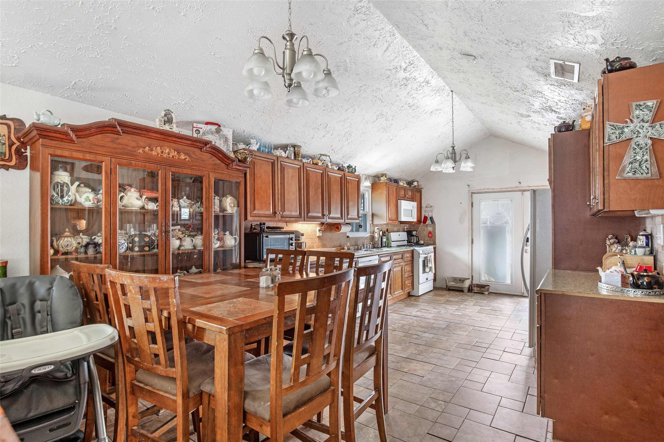 25734 Water Ridge Drive Property Photo 14