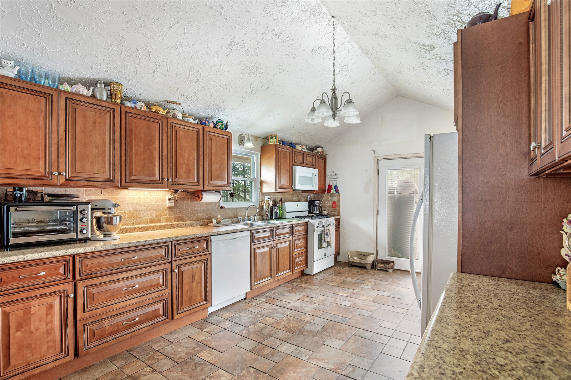 25734 Water Ridge Drive Property Photo 15