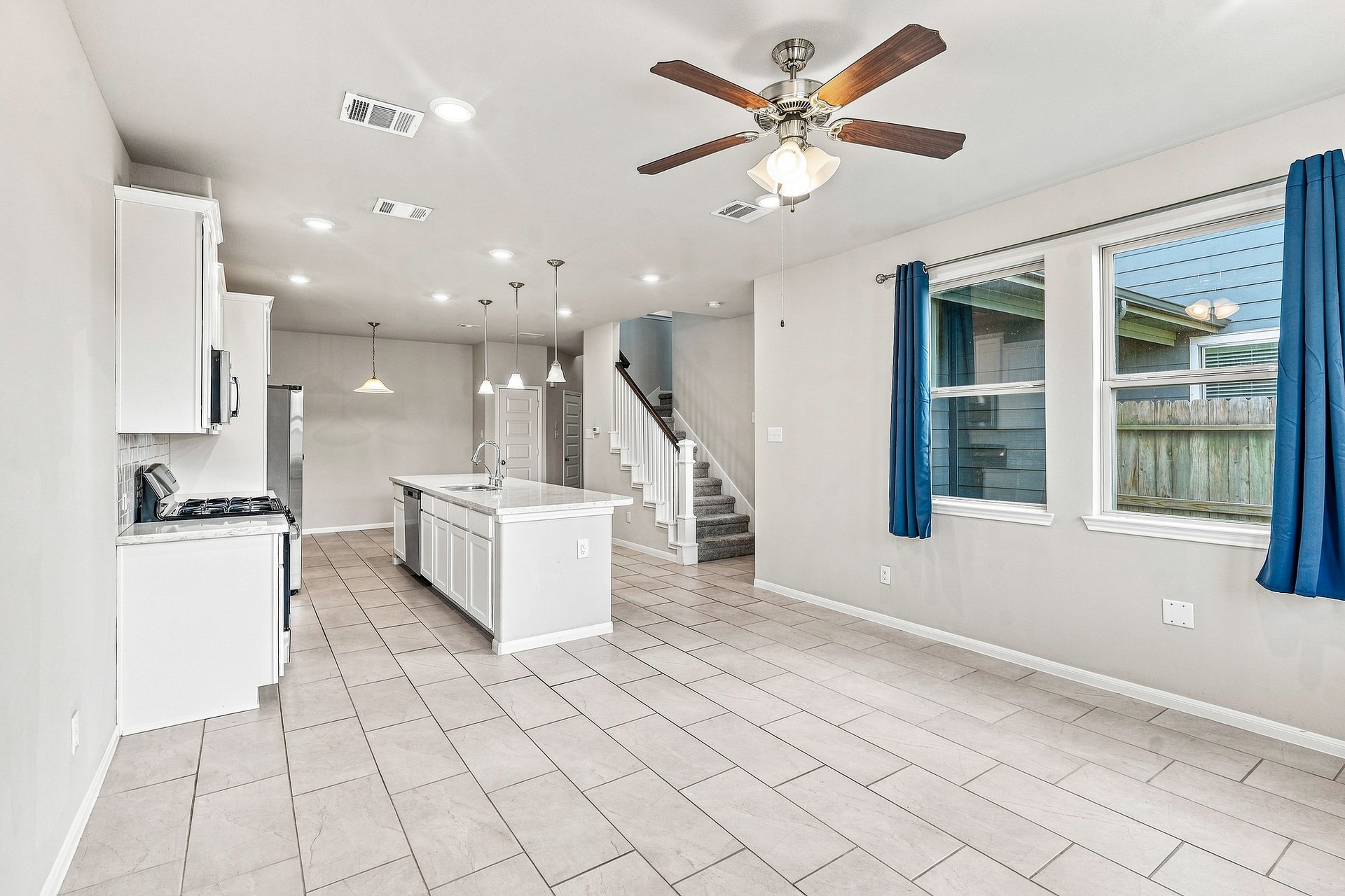 7333 Hinsdale Drive Property Photo 4