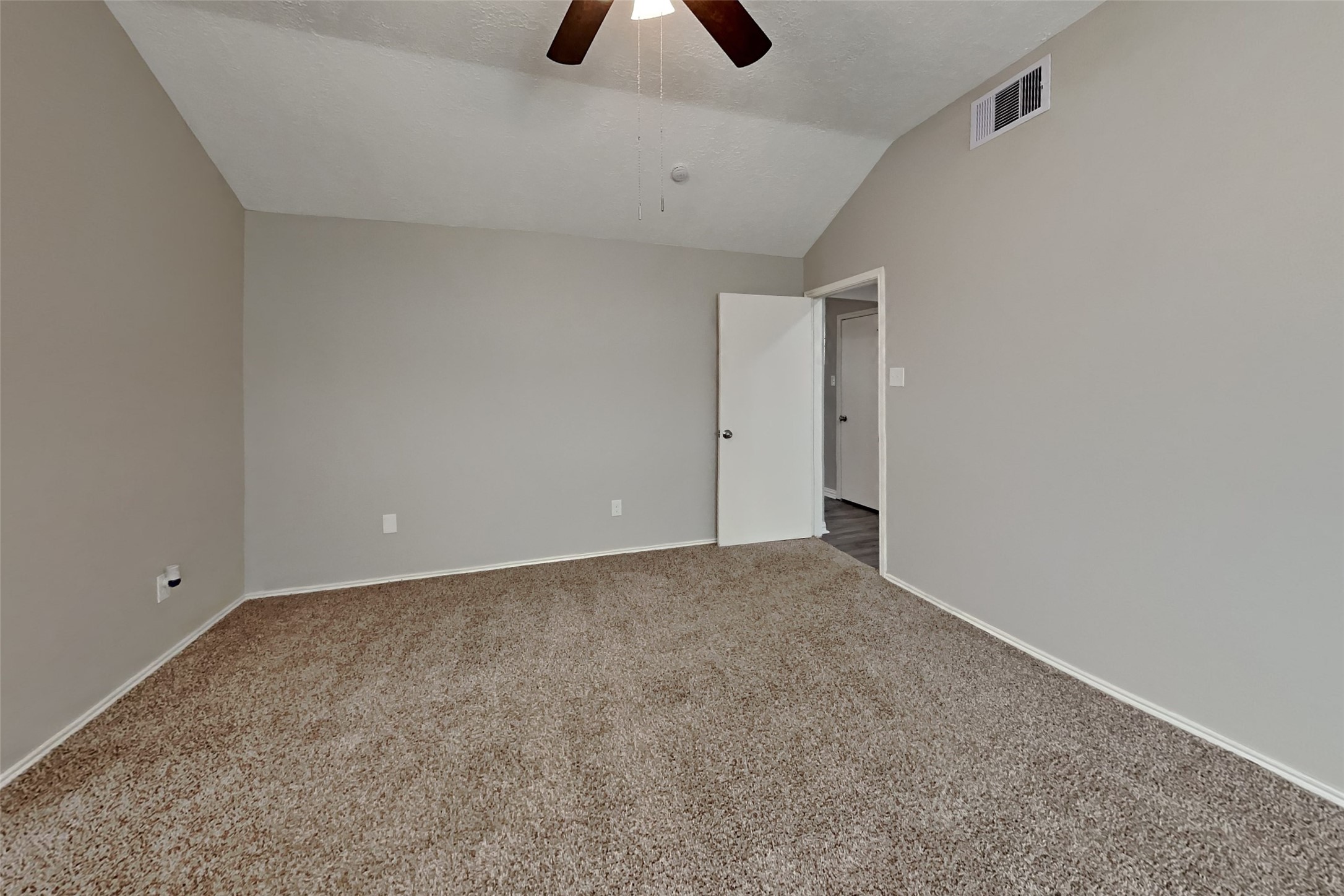 19011 Keyturn Lane Property Photo 9