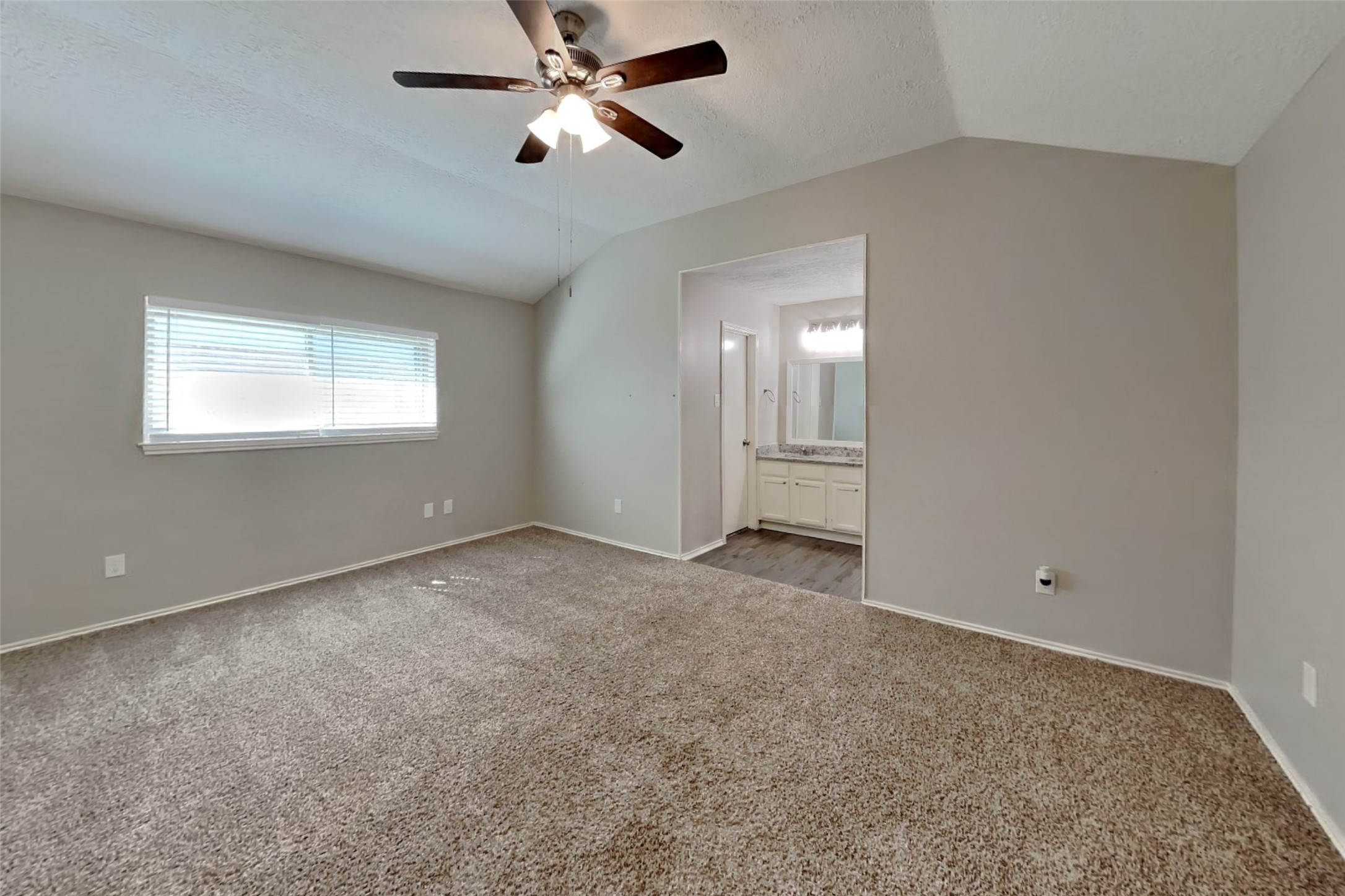 19011 Keyturn Lane Property Photo 10